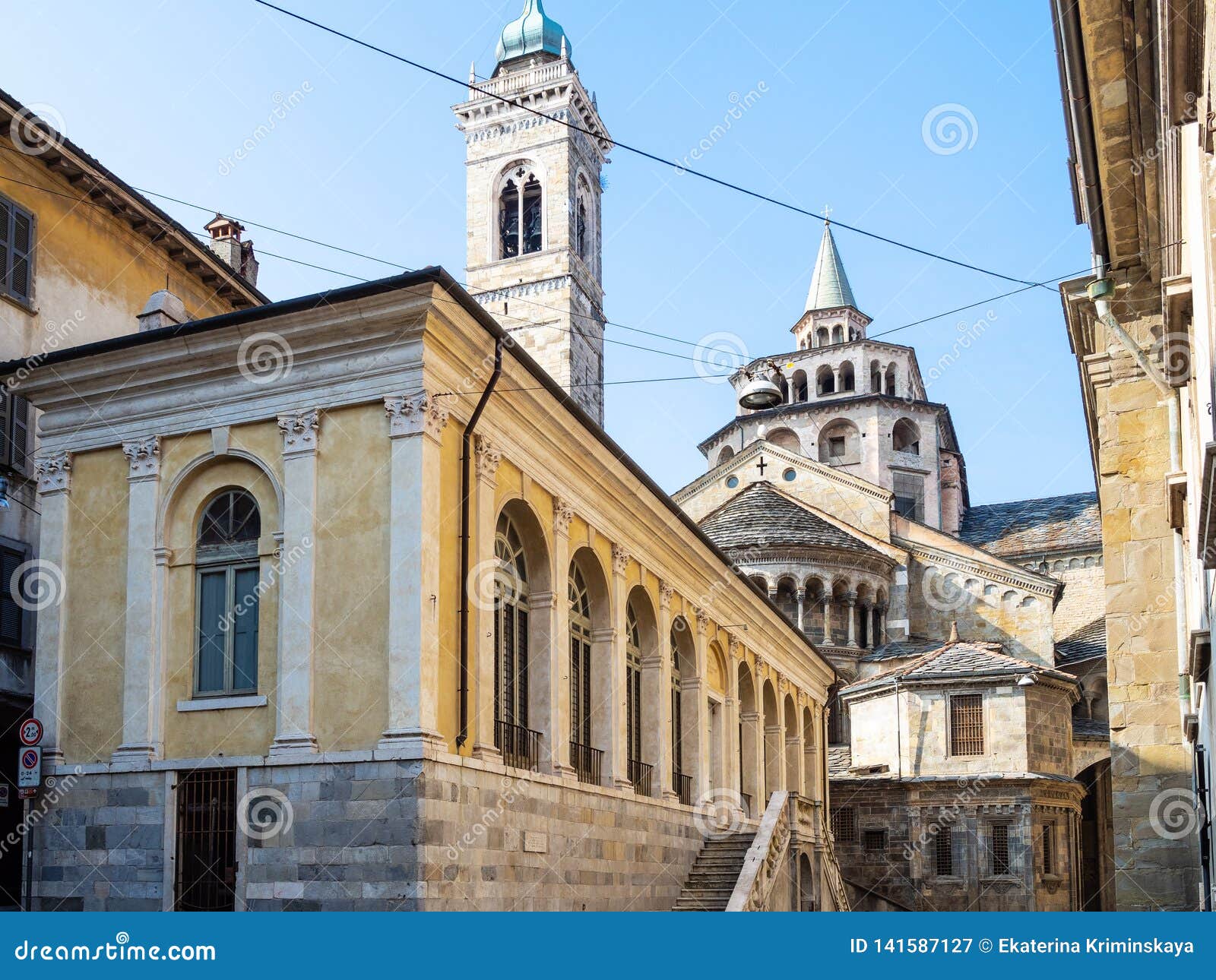 fontanone visconteo and basilica in bergamo town