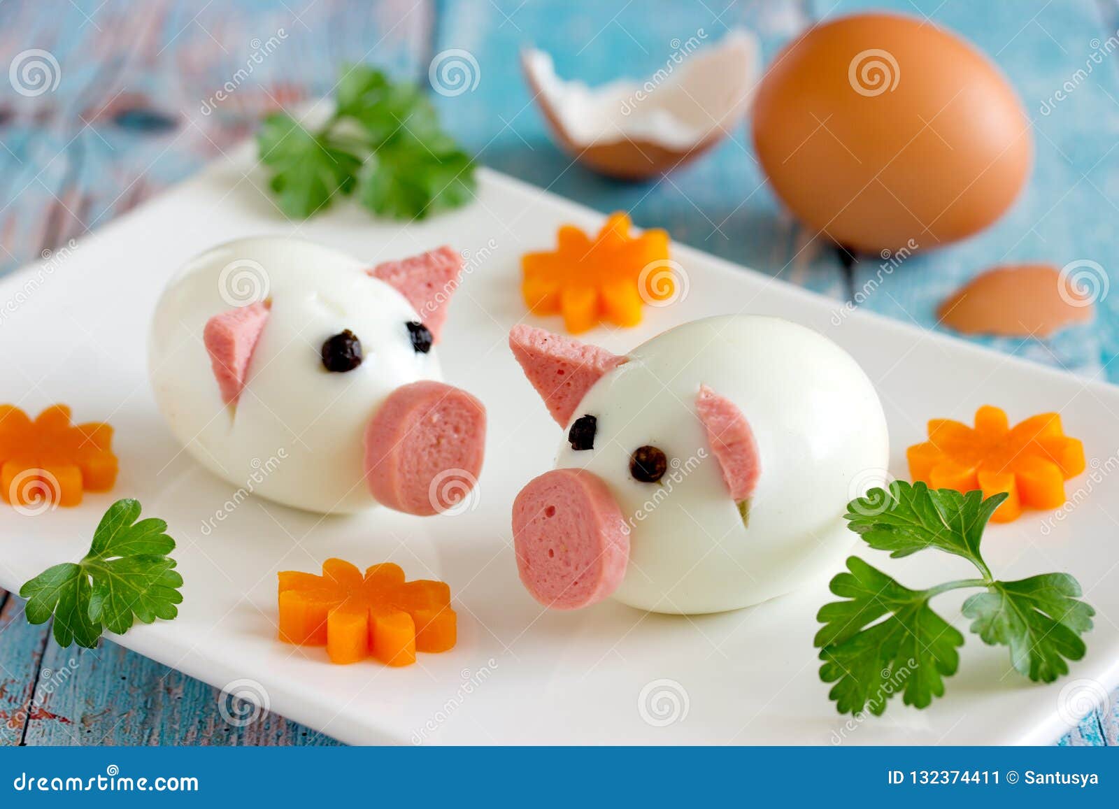 Food art idea edible egg pigs