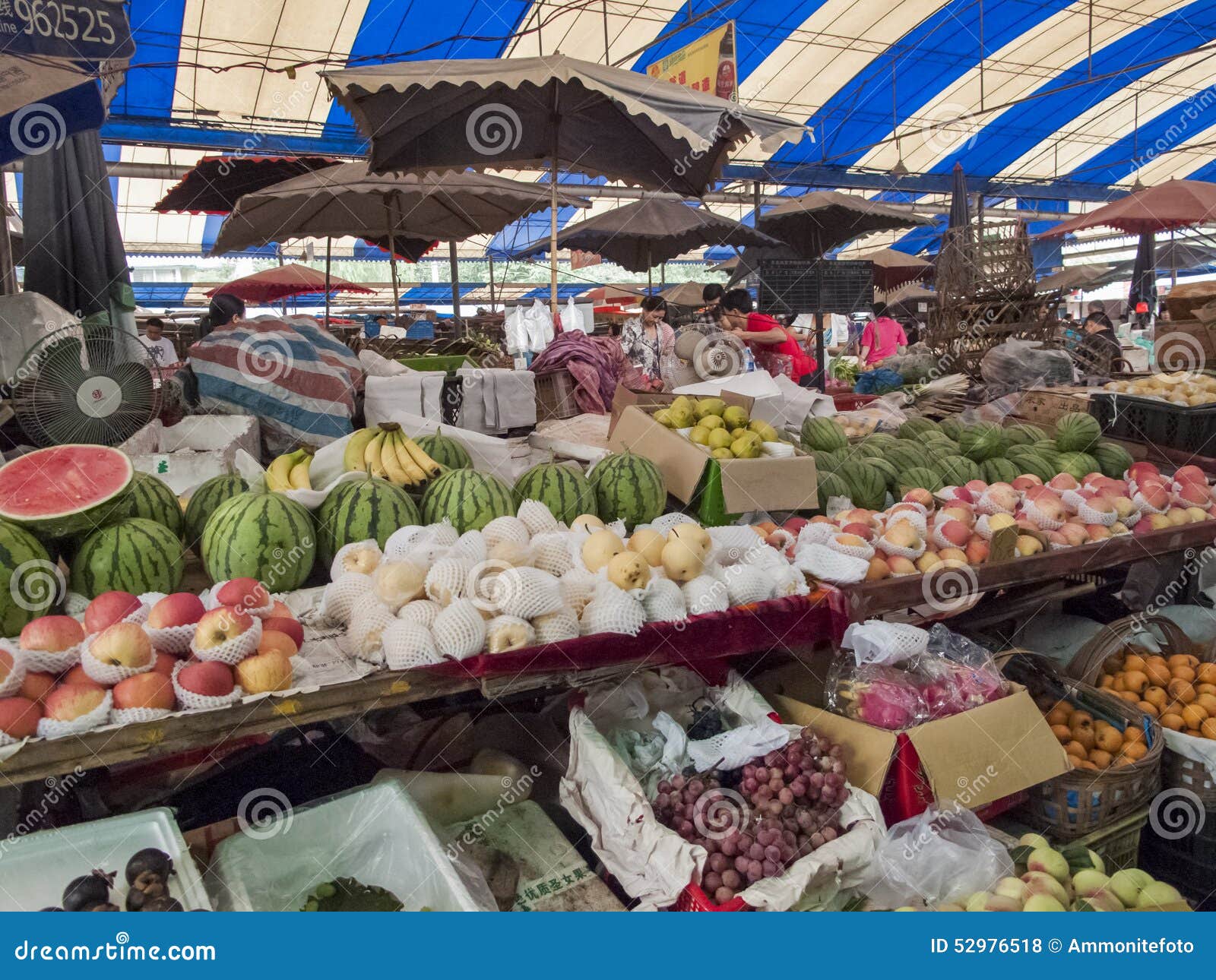 Food Market in Chengdu, China Editorial Stock Photo - Image of ...