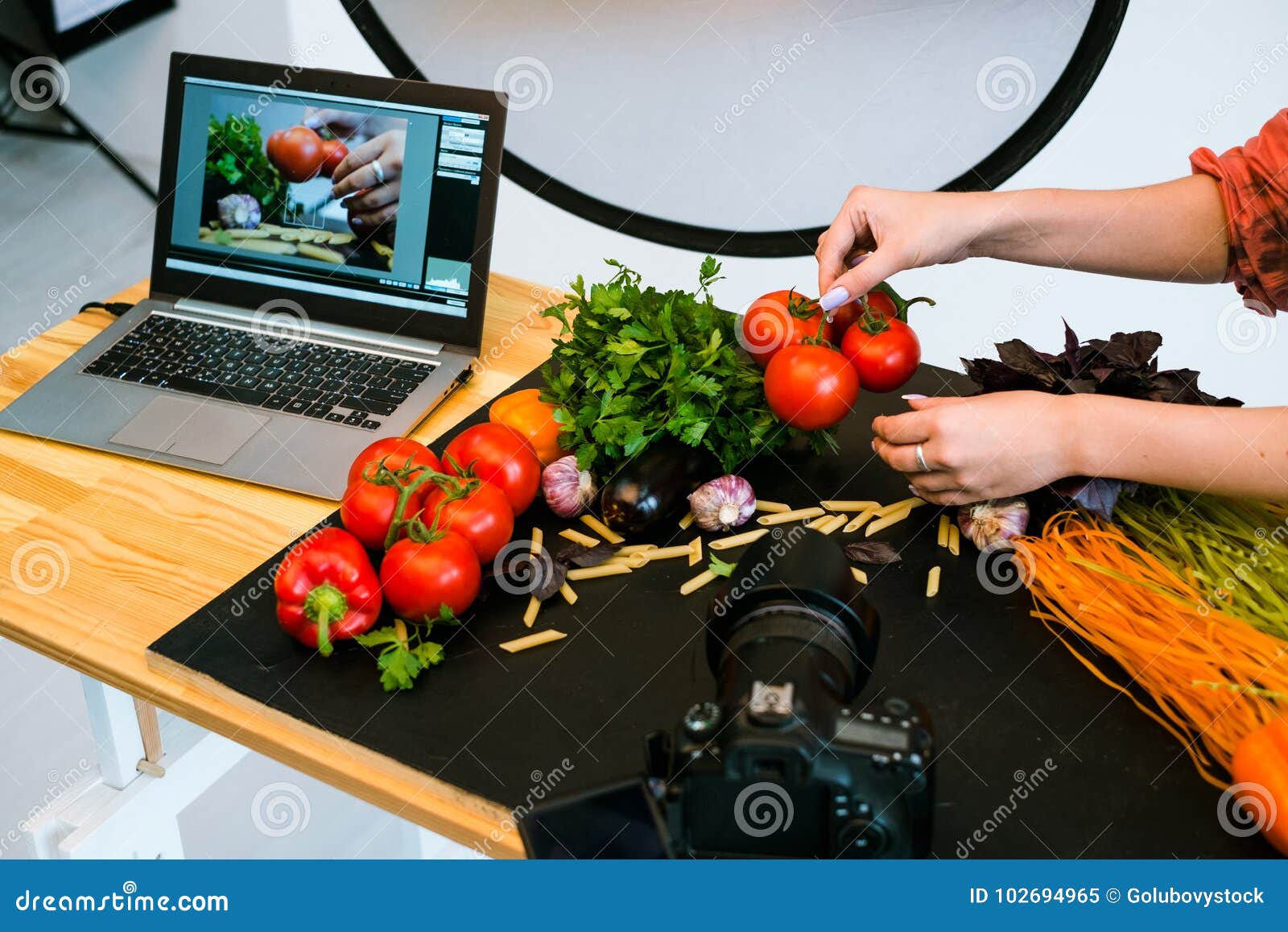 food photography laptop advertisment stylist