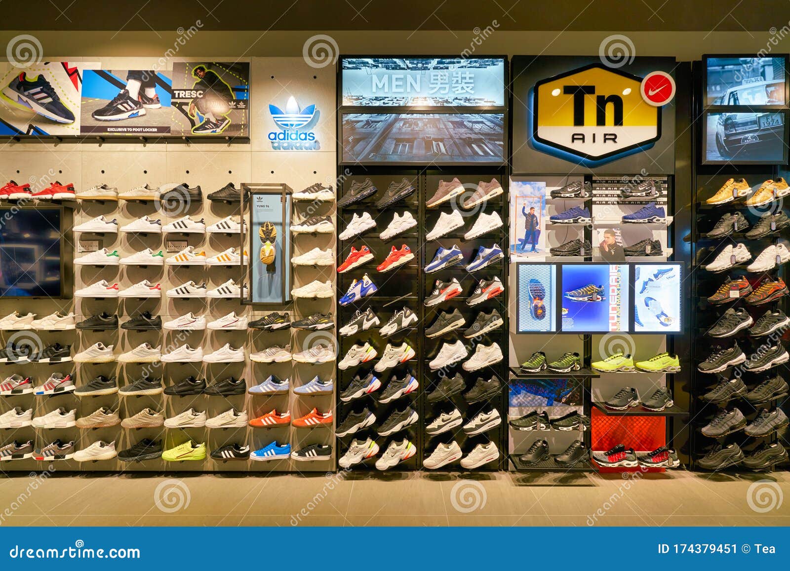 A Foot Locker store editorial photo. Image of plimsolls - 174379451
