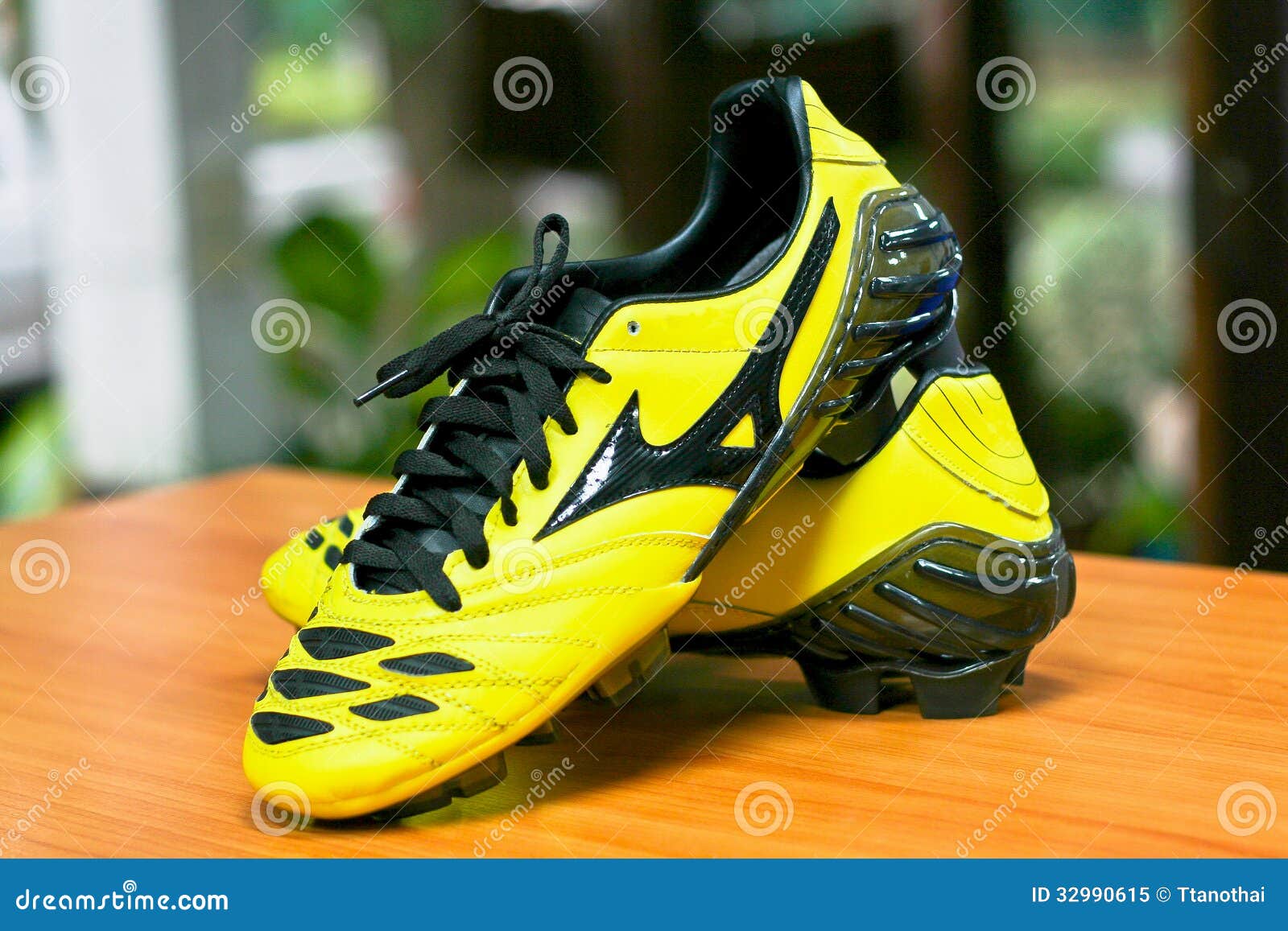 football shoes different color