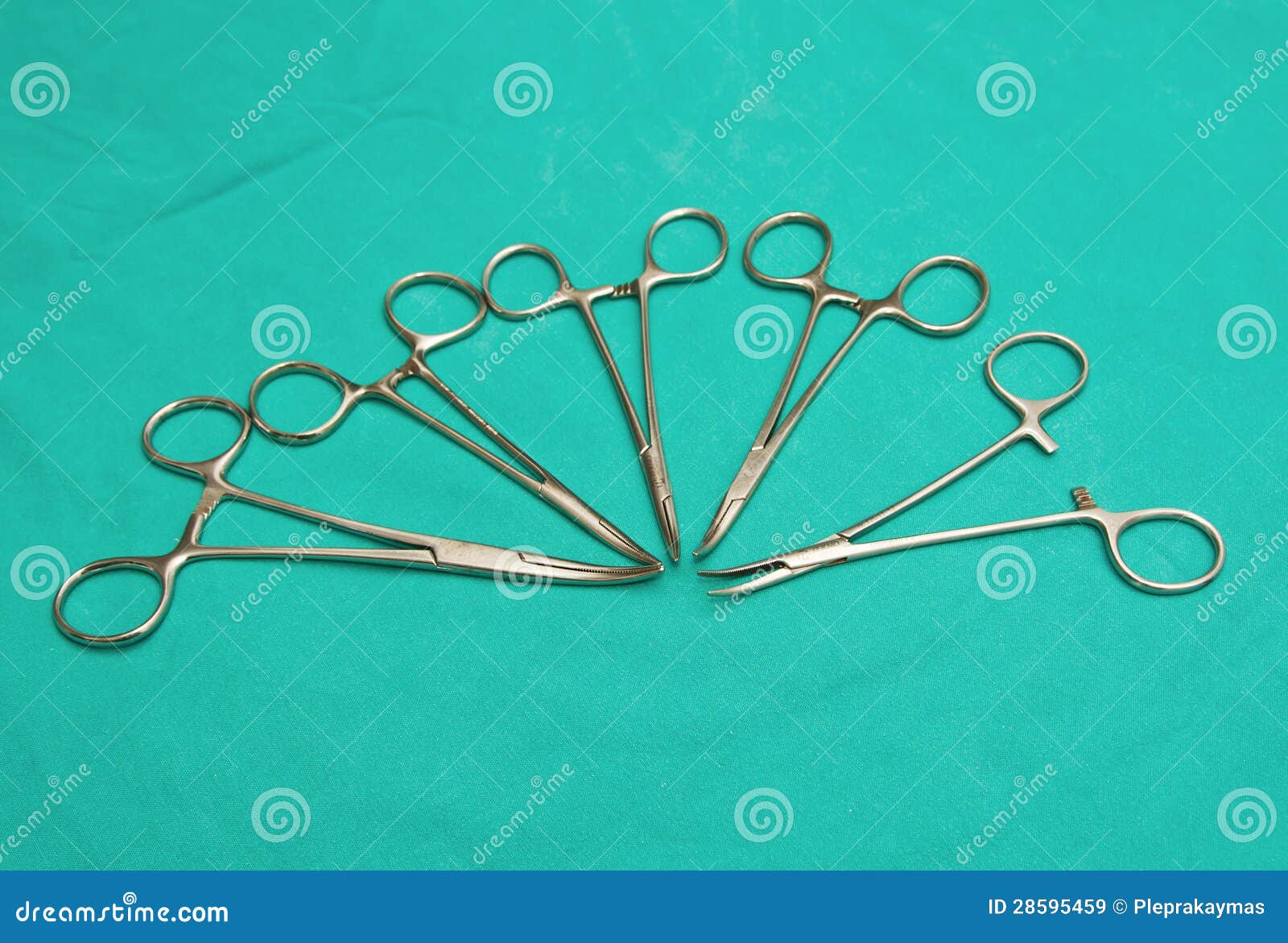 Forcipe Chirurgico Immagine Stock. Immagine Di Acciaio - 23330429 - Foto 2