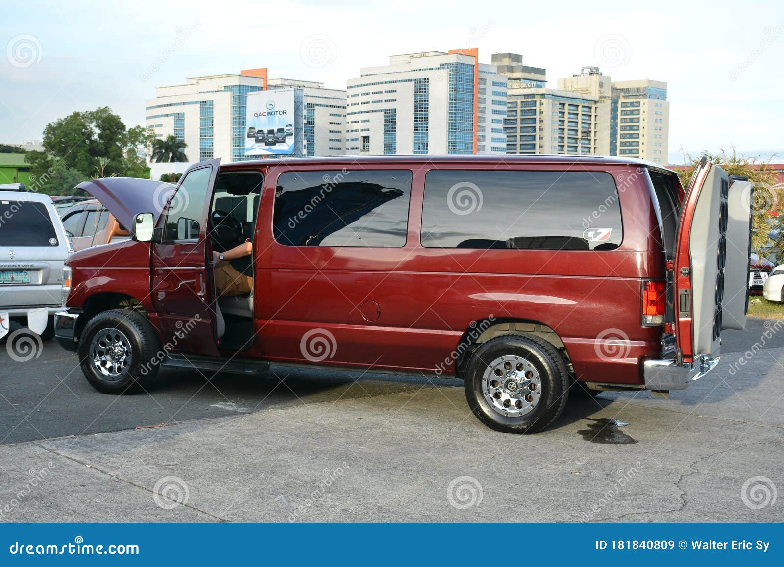 Ford E150 Van At Vapin Wheels Car Show In Pasig Philippines Editorial Stock Image Image Of Expo Metrotent