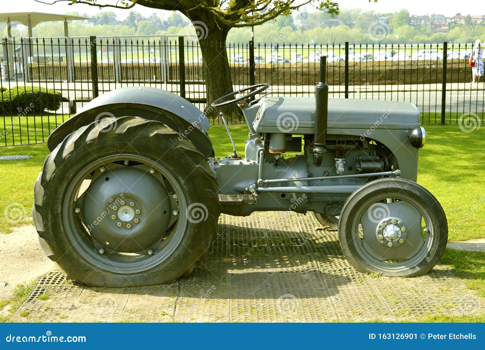 ford-ferguson n-series tractor