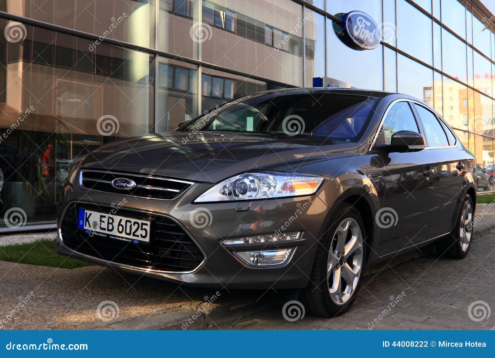 Ford Mondeo mk4 photographie éditorial. Image du luxe - 44008222