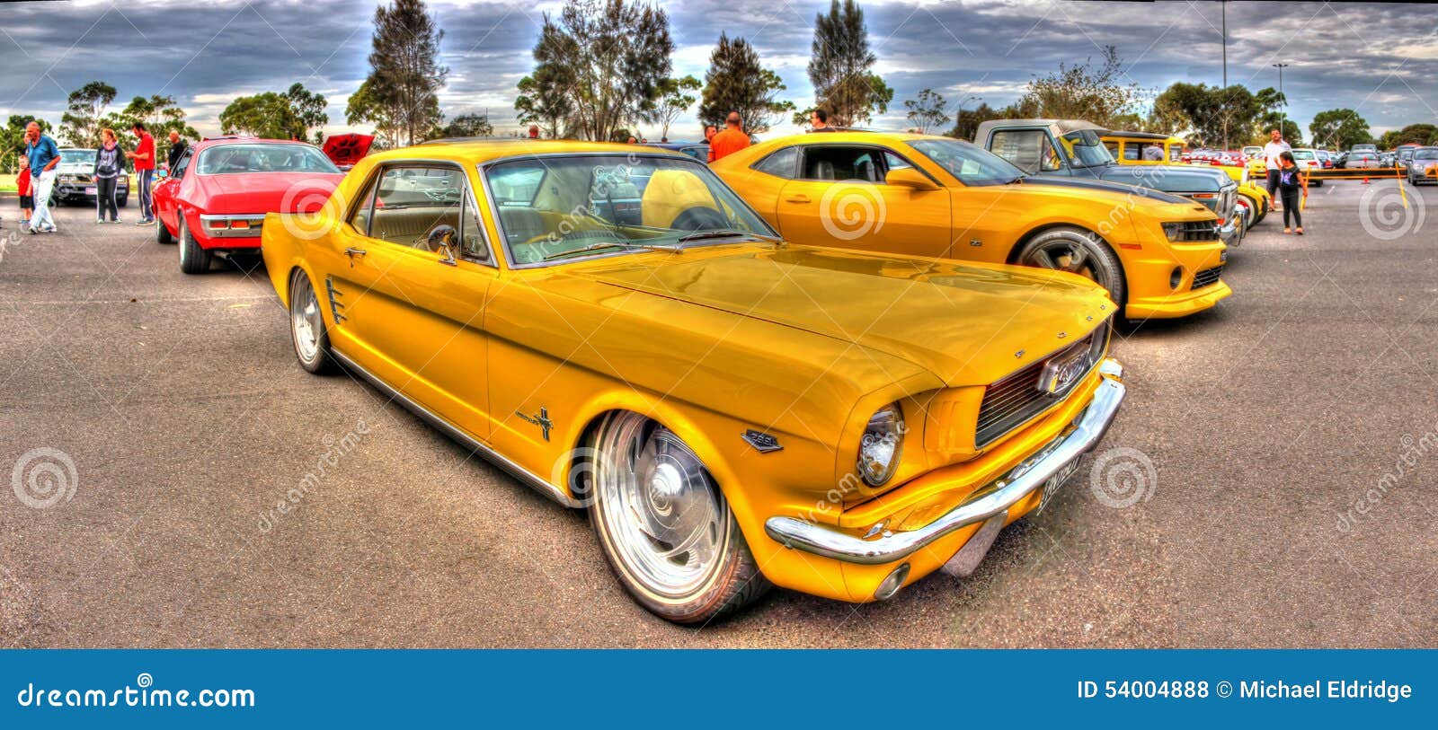 Ford Mustang Amarillo Deportivo Fotos de stock Fotos libres de