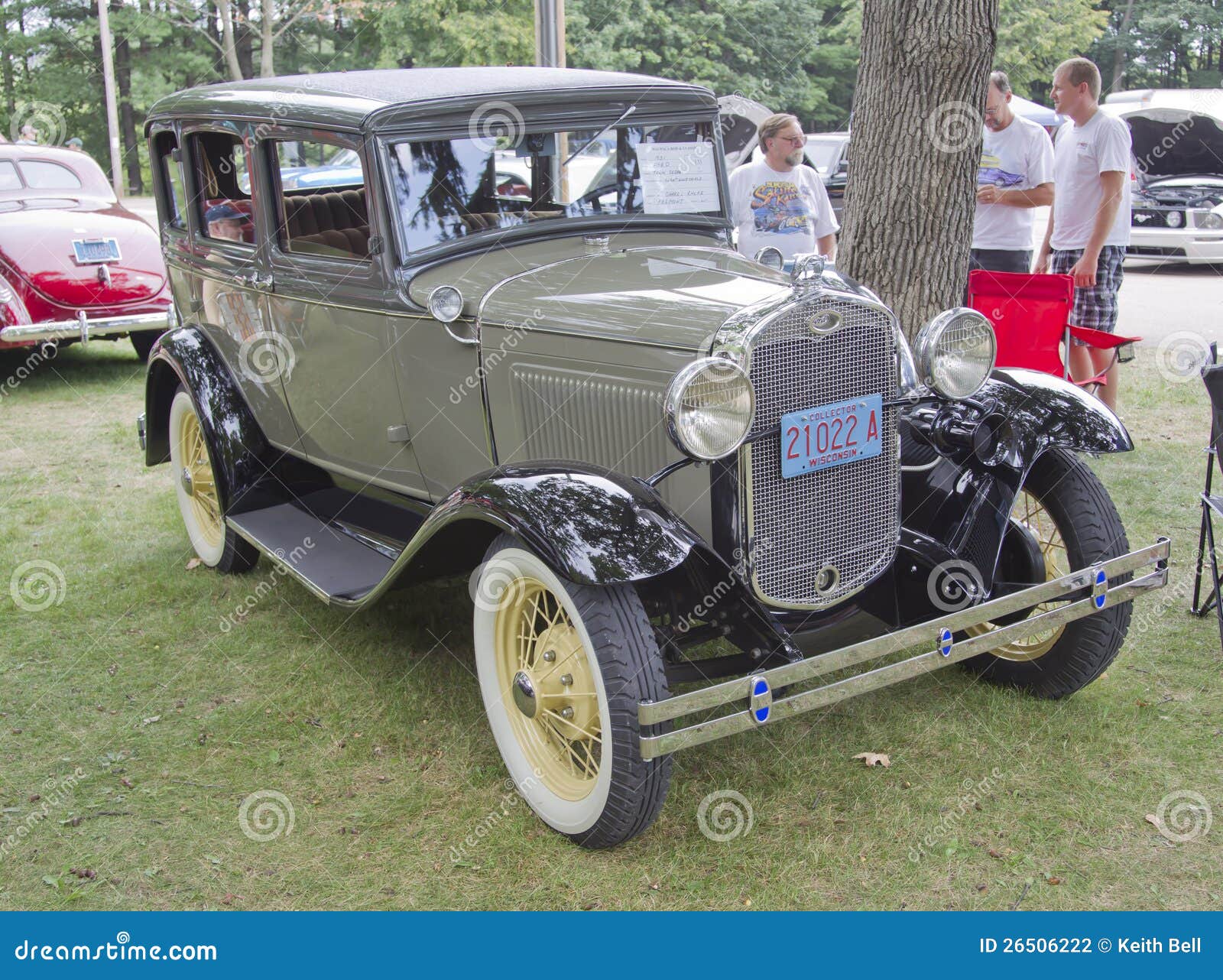 Ford-StadtLimousine 1931. WAUPACA, WI - 25. AUGUST: Ford-StadtLimousineauto 1931 beim 10. jährlichen Waupaca Rod u. klassisches Auto-Klumpen-Car Show am 25. August 2012 in Waupaca, Wisconsin.