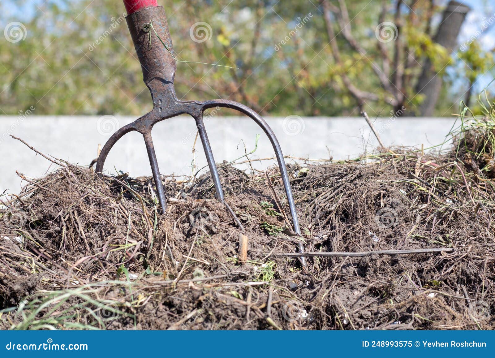 Fork with Red Handle for Composting, Recycling Lawn and Garden Waste ...