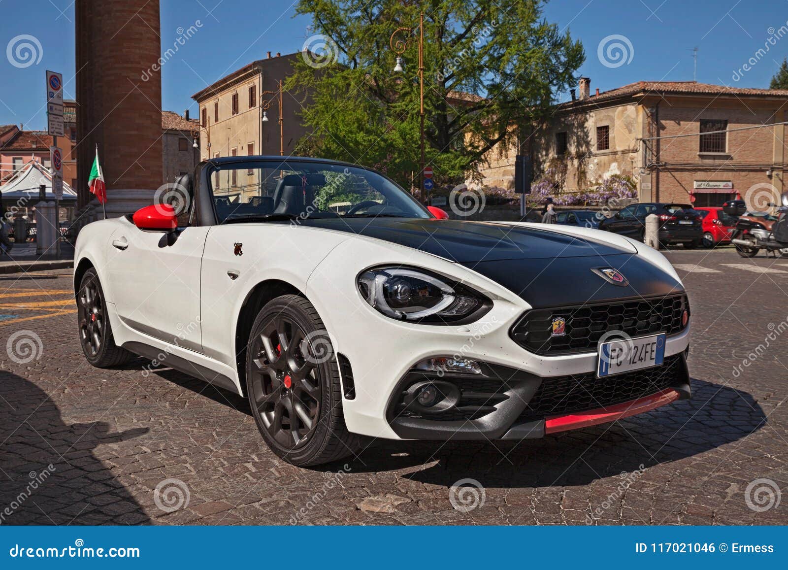 Kleverig Christian Elektricien Sports Car Fiat 124 Spider Abarth Editorial Photo - Image of abarth, fiat:  117021046