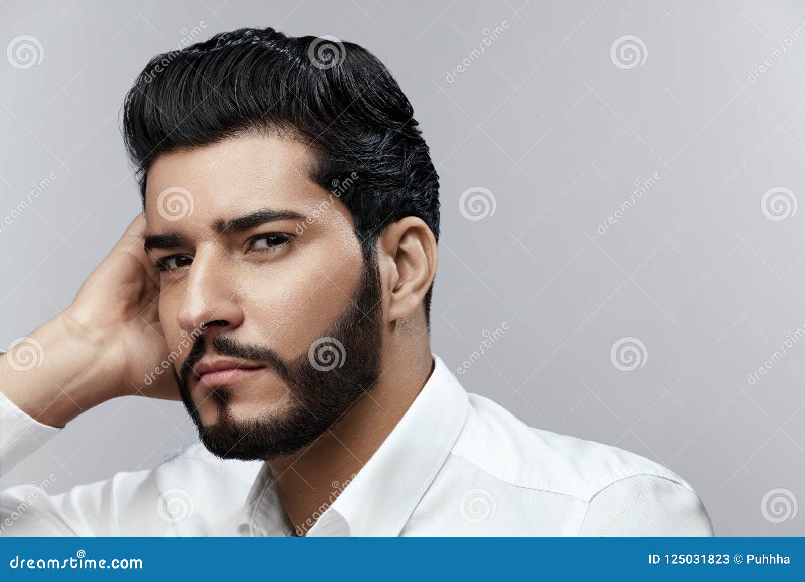 Forme El Retrato Del Hombre with Hair Style Y Barba Modelo Masculinos  Imagen de archivo - Imagen de fondo, elegante: 125031823