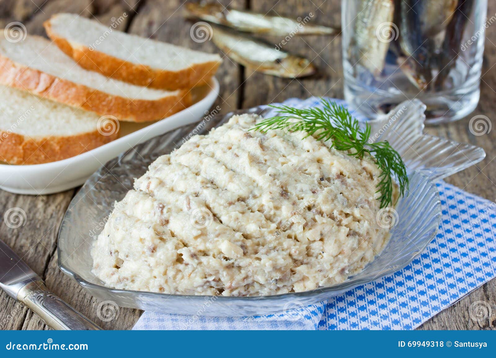 Селедка яйца масло сливочное. Форшмак селедочный форшмак. Селедка масло сливочное форшмак. Рис с селедкой. Рис с селедкой блюдо.