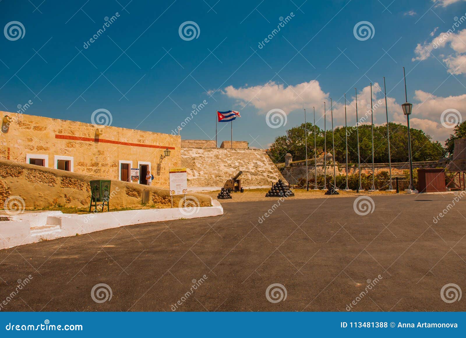 Fortaleza de San Carlos de la Cabaña Fortress