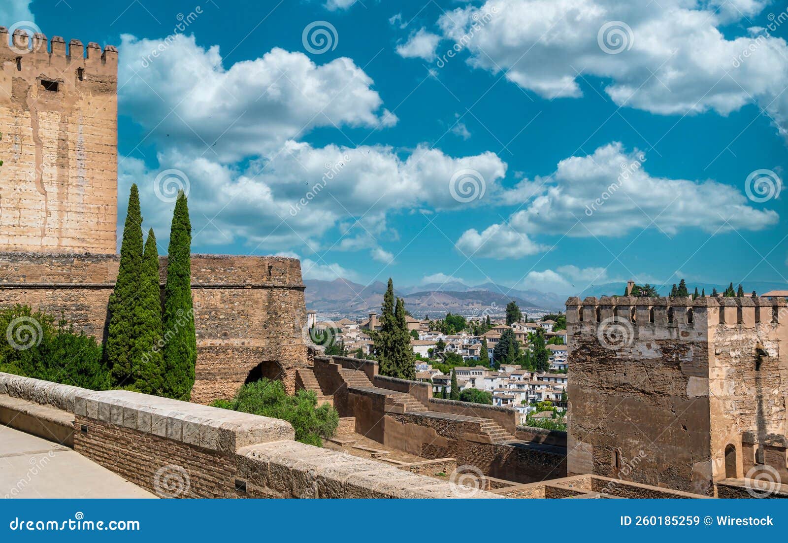 fortificaciÃÆÃÂ³n de la alcazaba del siglo xiii durante el reinado