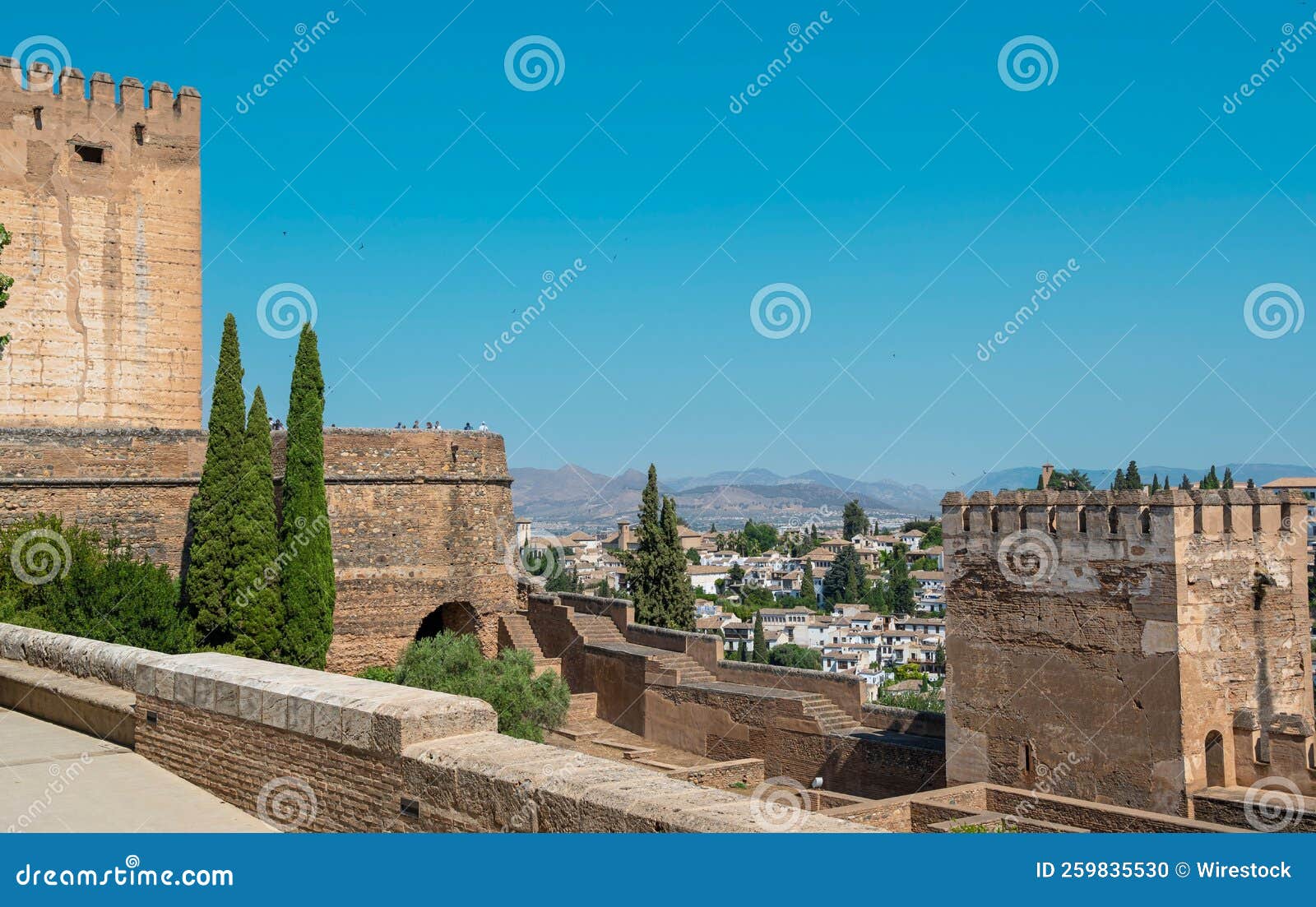 fortificaciÃÆÃÂ³n de la alcazaba del siglo xiii durante el reinado