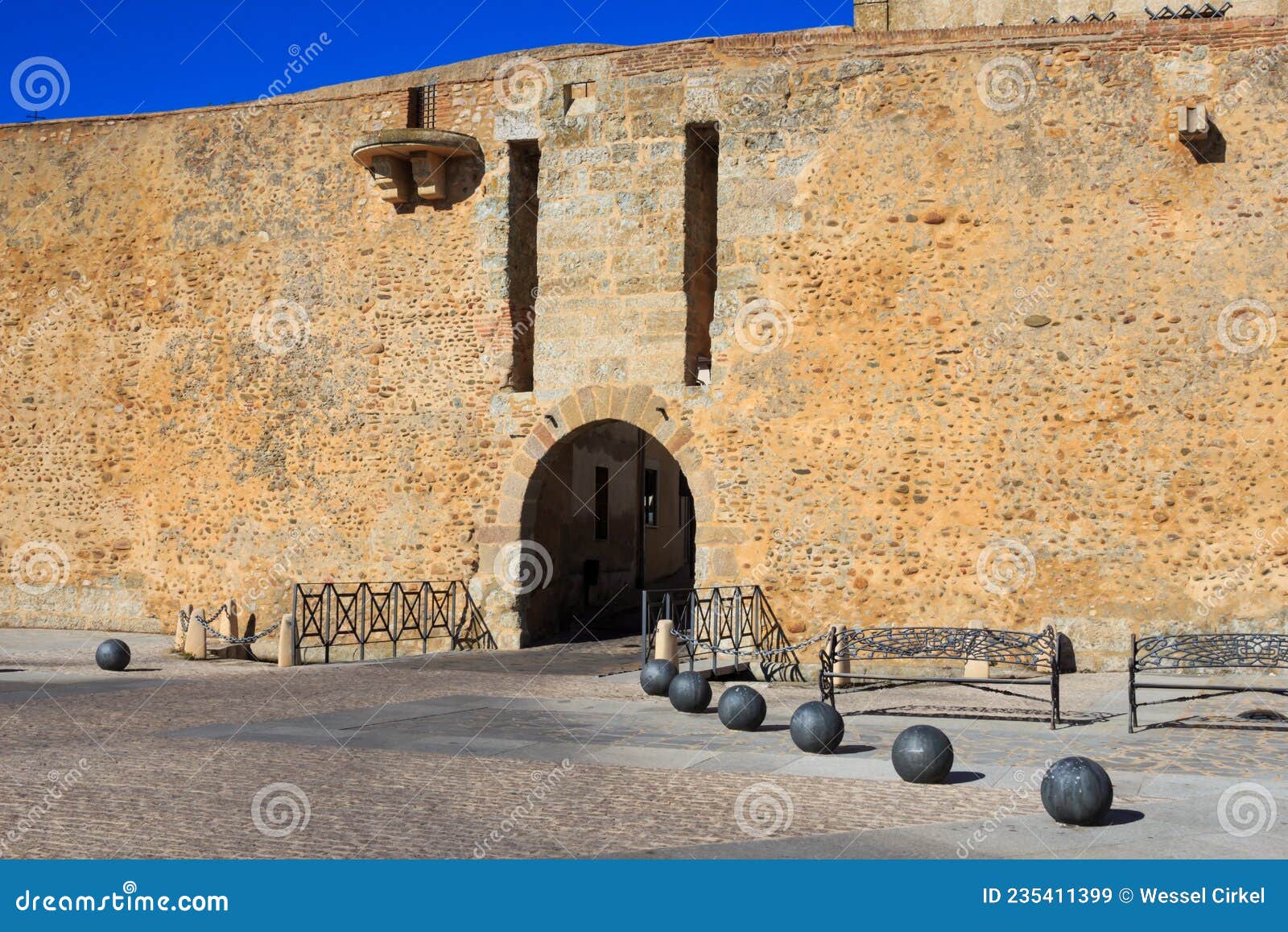 puerta de santiago, ciudad rodrigo, spain