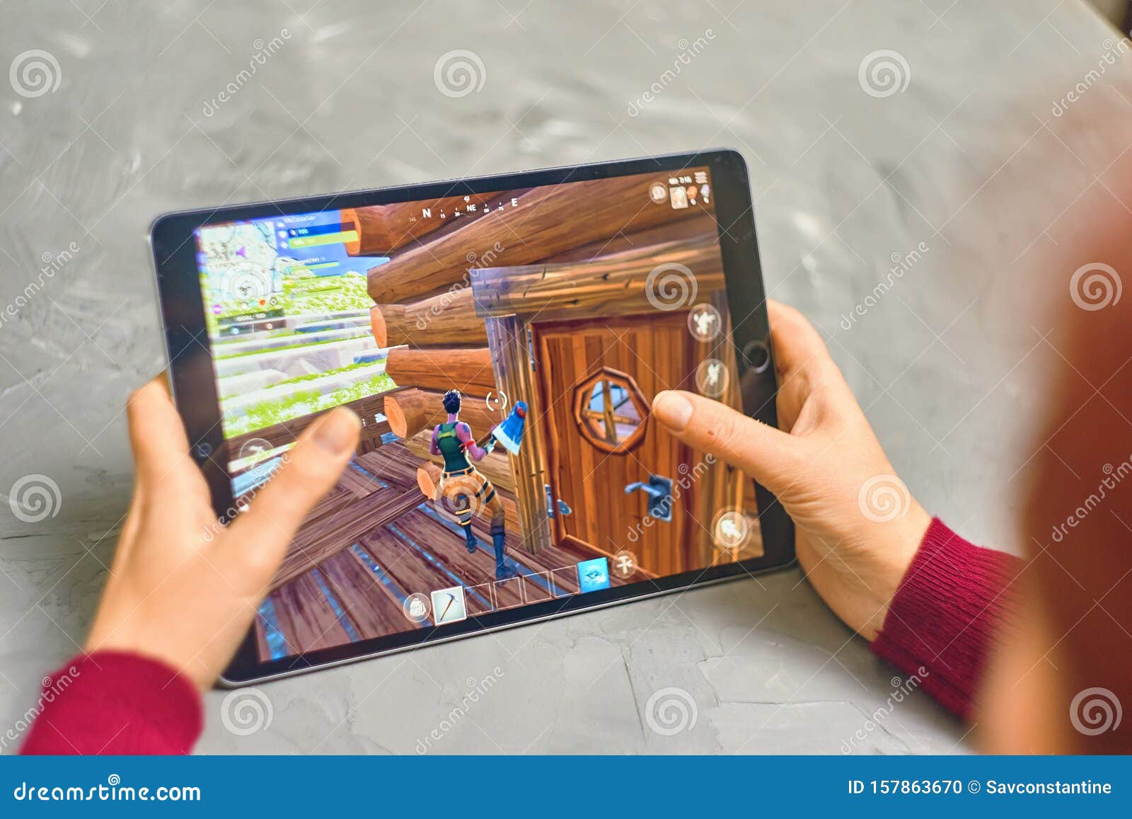 Epic games phone hi-res stock photography and images - Alamy