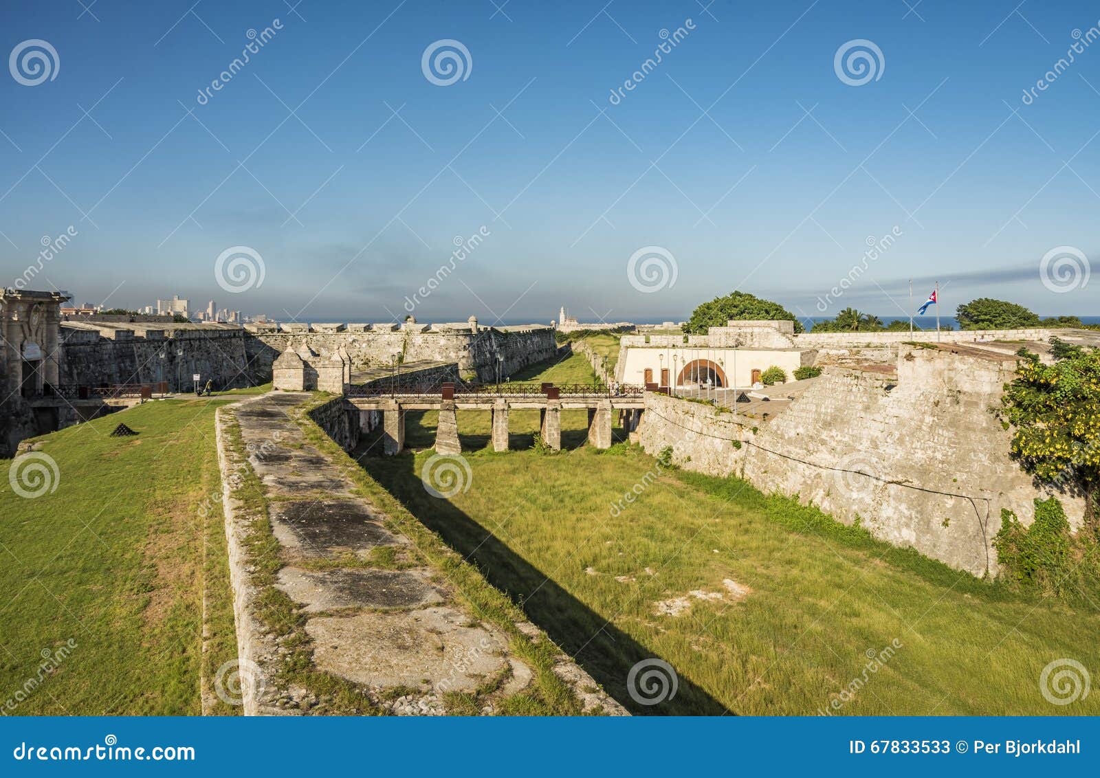 fortress of san carlos de la cabaÃÂ±a havana