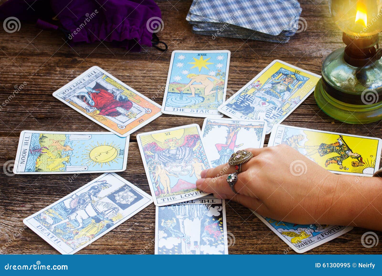fortunetelling with tarot cards