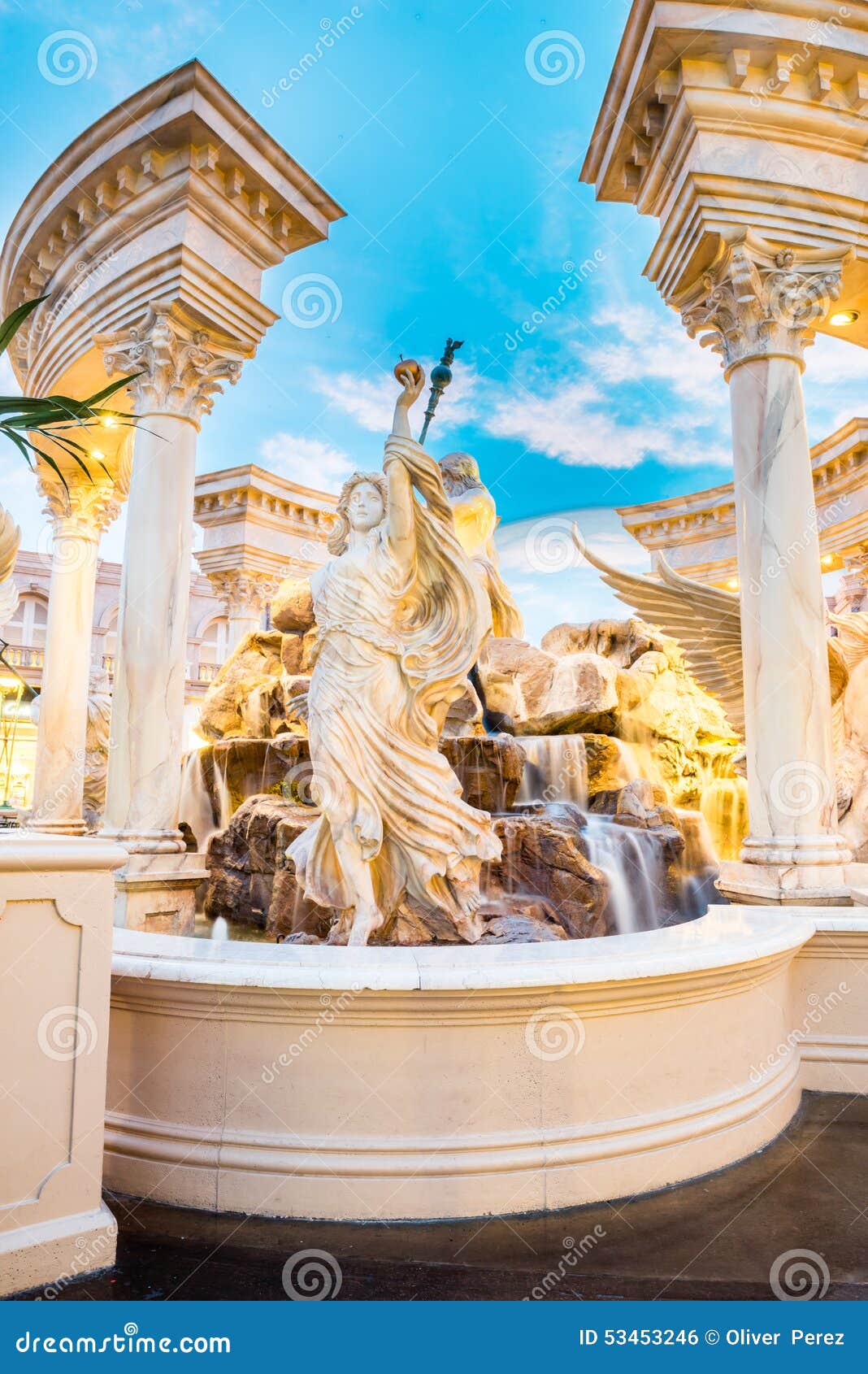 Entrance To Apple Store In Unerground Forum Shops At Caesars Stock