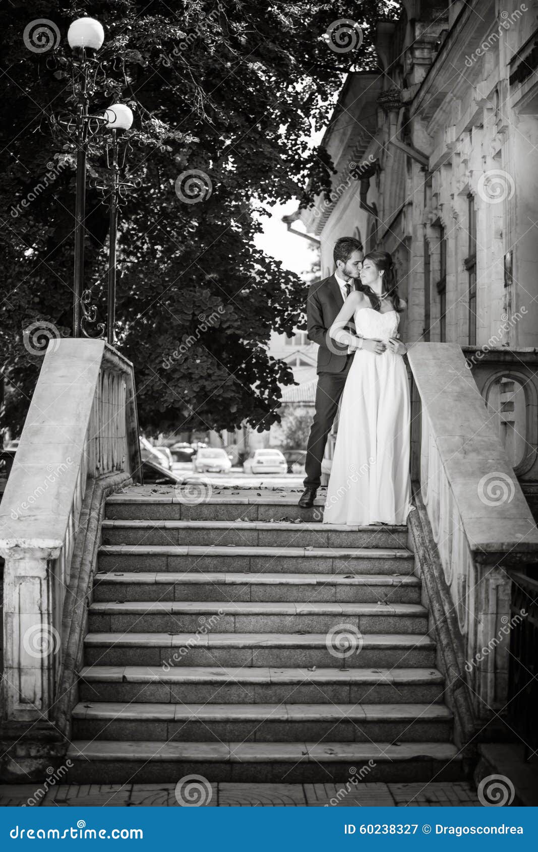 Foto Blanco Y Negro Apenas De La Pareja Casada Imagen de archivo - Imagen de marido, adulto: 60238327 Foto Blanco Y Negro Apenas De La Pareja Casada Imagen de archivo - Imagen de marido, adulto: 60238327