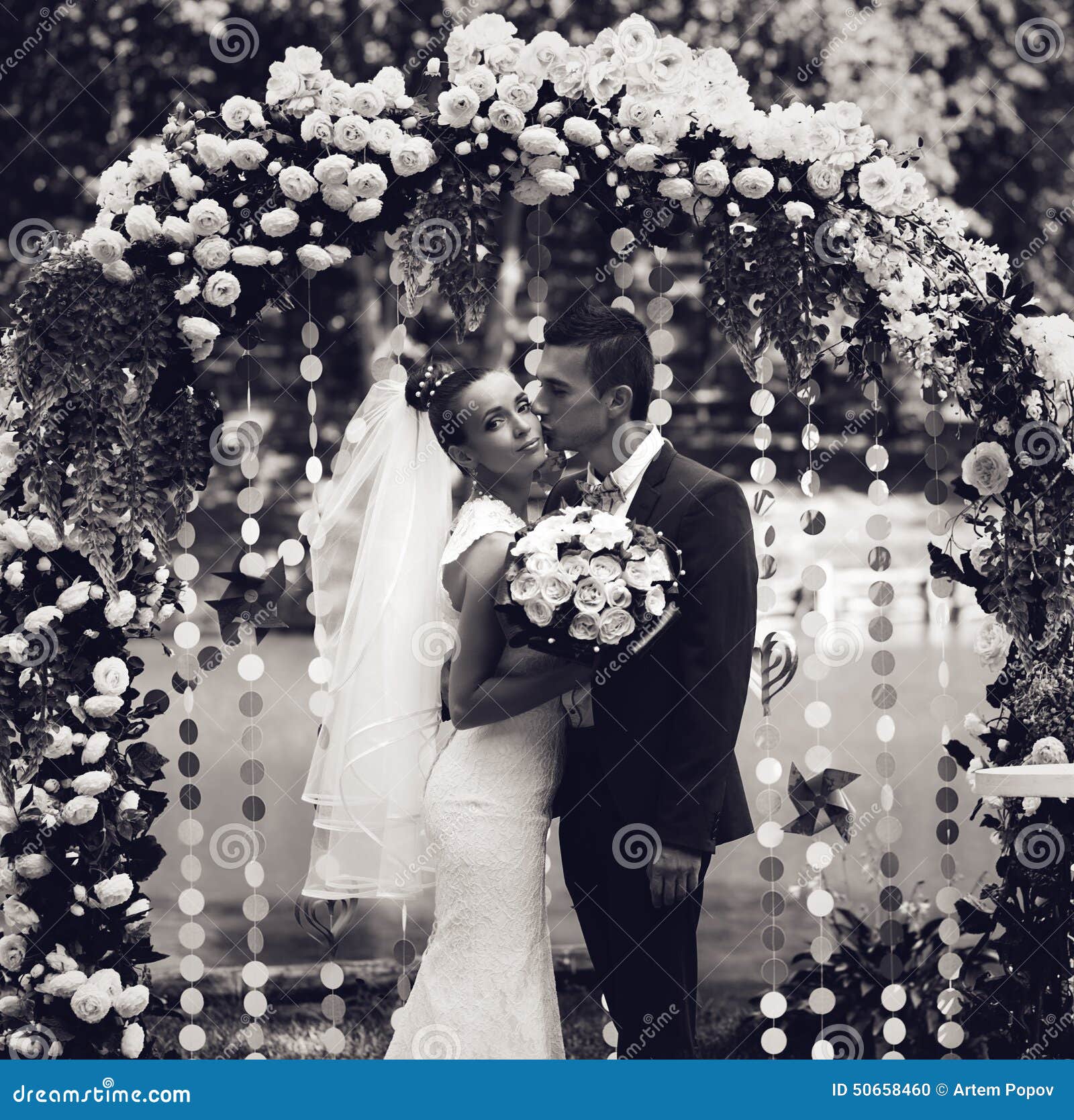 Foto Blanco Y Negro De La Pareja Casada Foto de archivo - Imagen de romance, arco: 50658460 Foto Blanco Y Negro De La Pareja Casada Foto de archivo - Imagen de romance, arco: 50658460