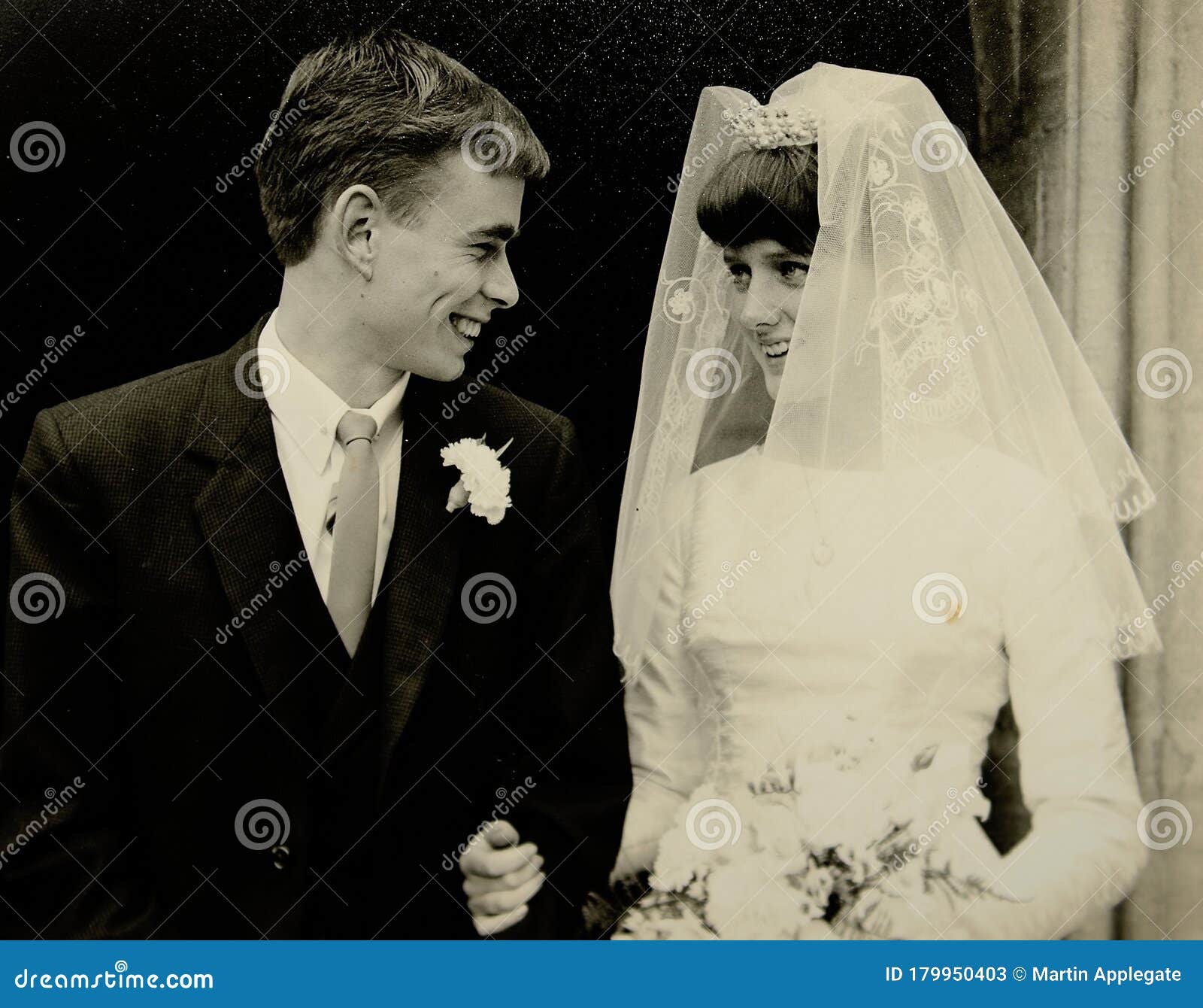 Foto De Boda De Los Años 60 Imagen de archivo - Imagen de pares, foto: 179950403 Foto De Boda De Los Años 60 Imagen de archivo - Imagen de pares, foto: 179950403