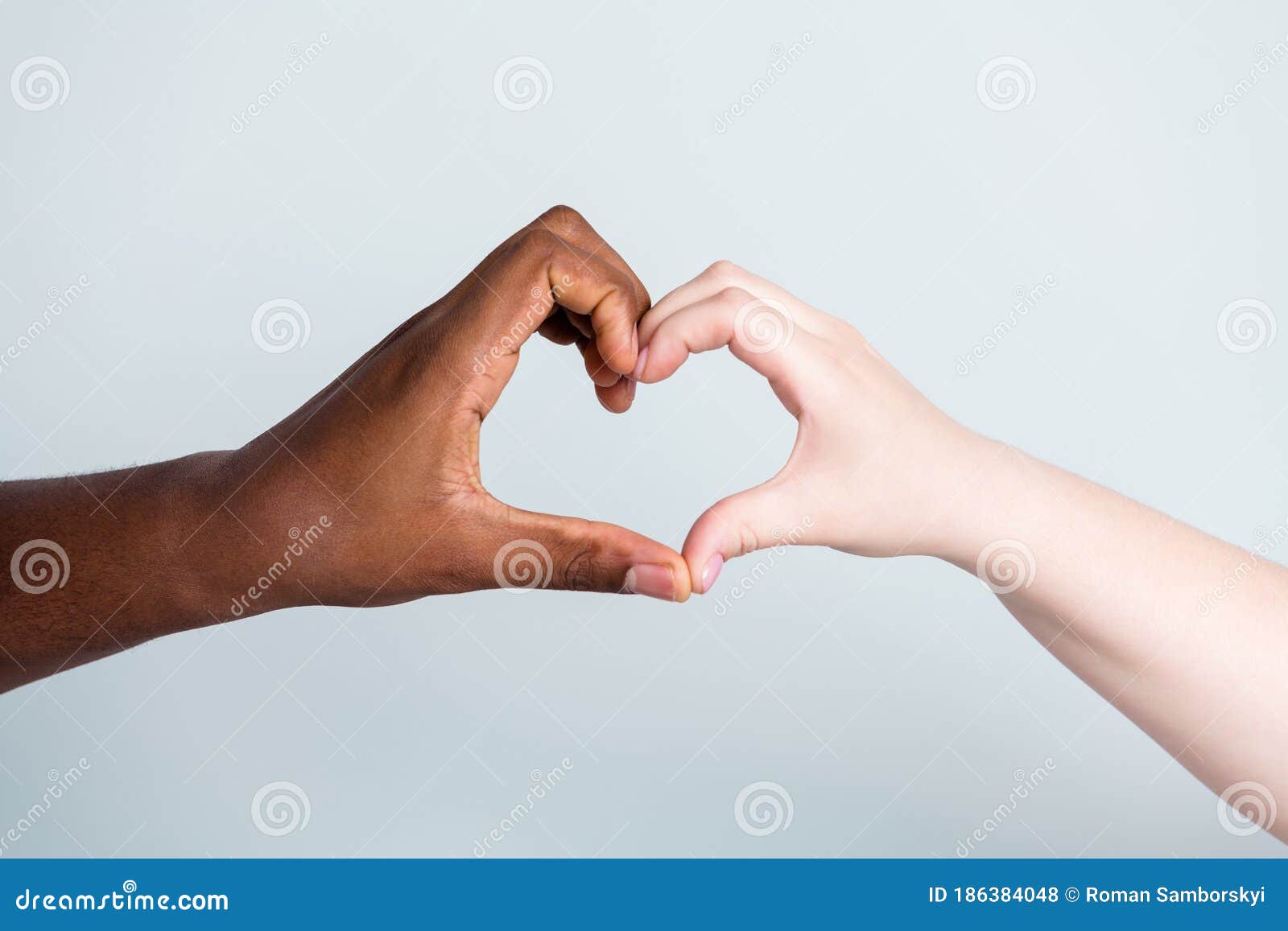Foto De Cierre De Dos Manos Brazos Diferente Raza Color De Piel Multinacional Pareja Mejores Amigos Contra El Racismo Ayuda Foto de archivo - Imagen de oscuro, vidas: 186384048 Foto De Cierre De Dos Manos Brazos Diferente Raza Color De Piel Multinacional Pareja Mejores Amigos Contra El Racismo Ayuda Foto de archivo - Imagen de oscuro, vidas: 186384048