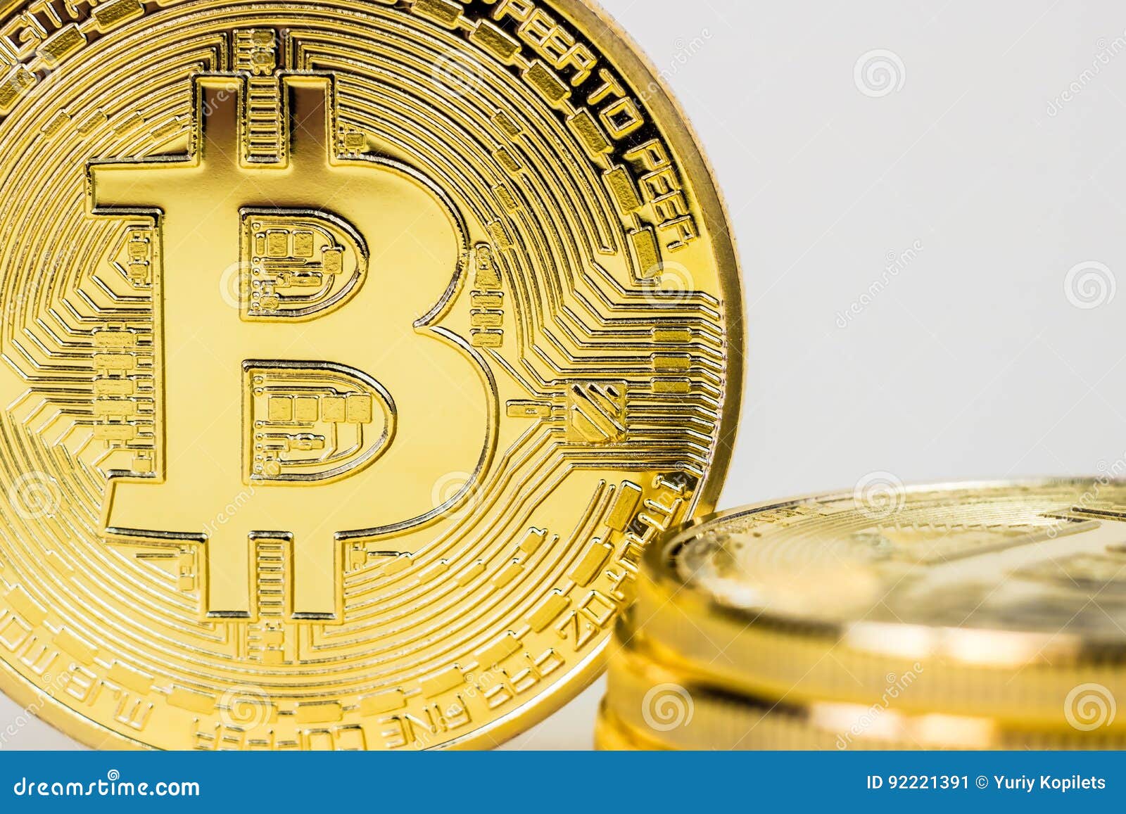 Foto De La Moneda Virtual De Oro De La Moneda De Bitcoin Imagen de archivo  - Image of finanzas, virtual: 92221391