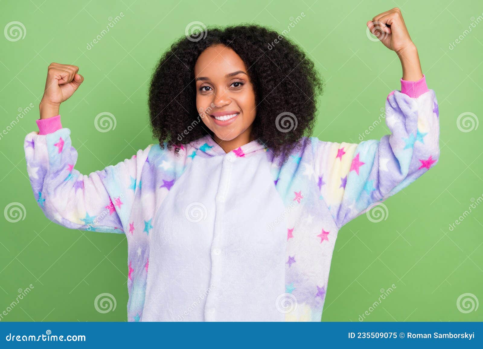 Foto De La Mujer Positiva Personaje De Anime Show Arms Biceps Tiene El Evento De Dormir Aislado Sobre Color Verde Imagen de archivo - Imagen de traje, americano: 235509075 Foto De La Mujer Positiva Personaje De Anime Show Arms Biceps Tiene El Evento De Dormir Aislado Sobre Color Verde Imagen de archivo - Imagen de traje, americano: 235509075