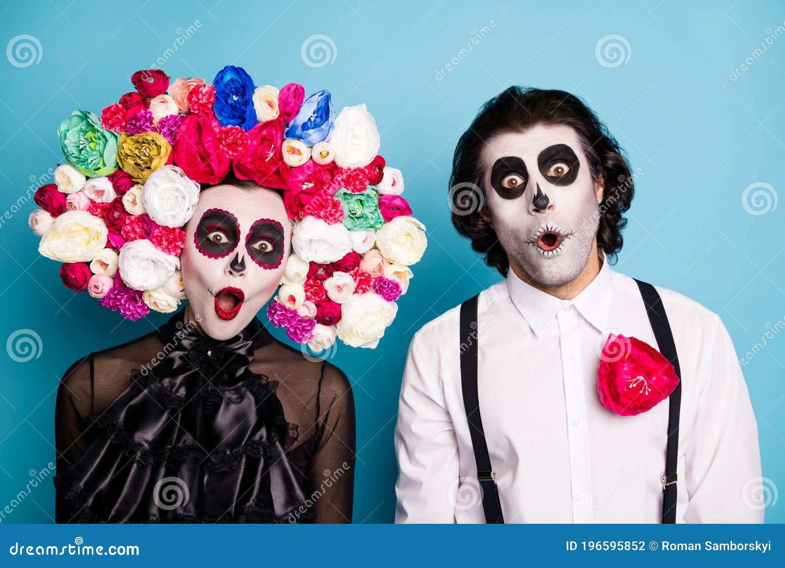 Foto De Un Hombre De Pareja Fantasma Zombi Con La Boca Abierta Impactante Sin Palabras Descubra Que Ellos Mismos Usan Ropa Interi Foto de archivo - Imagen de hombre, hembra: 196595852 Foto De Un Hombre De Pareja Fantasma Zombi Con La Boca Abierta Impactante Sin Palabras Descubra Que Ellos Mismos Usan Ropa Interi Foto de archivo - Imagen de hombre, hembra: 196595852