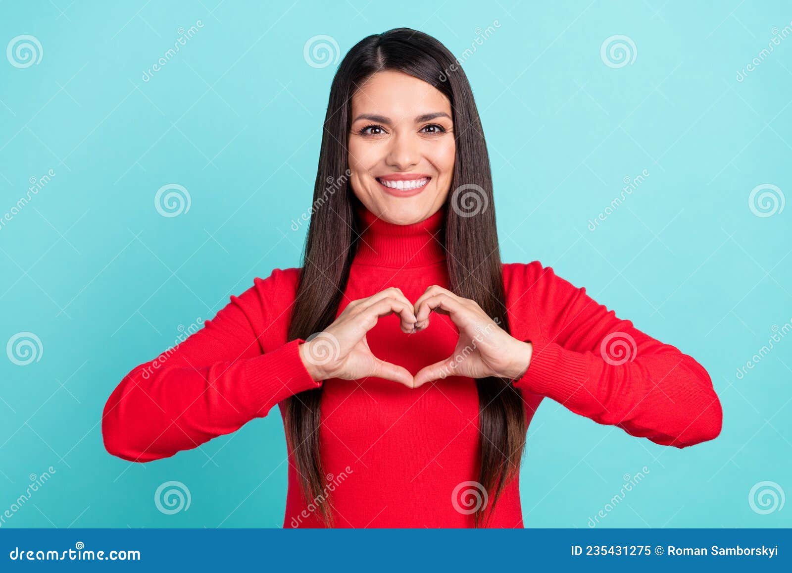 Foto De Una Mujer Dulce Y Madura Usando Suéter Rojo Que Muestra Las Manos Brazos Corazón Sonriendo Fondo De Color Turquesa Imagen de archivo - Imagen de hispanico, forma: 235431275
