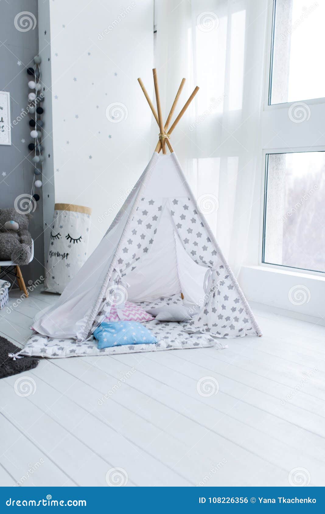 Foto Della Capanna Nella Stanza Del ` S Dei Bambini Fotografia Stock -  Immagine di wigwam, gioia: 108226356