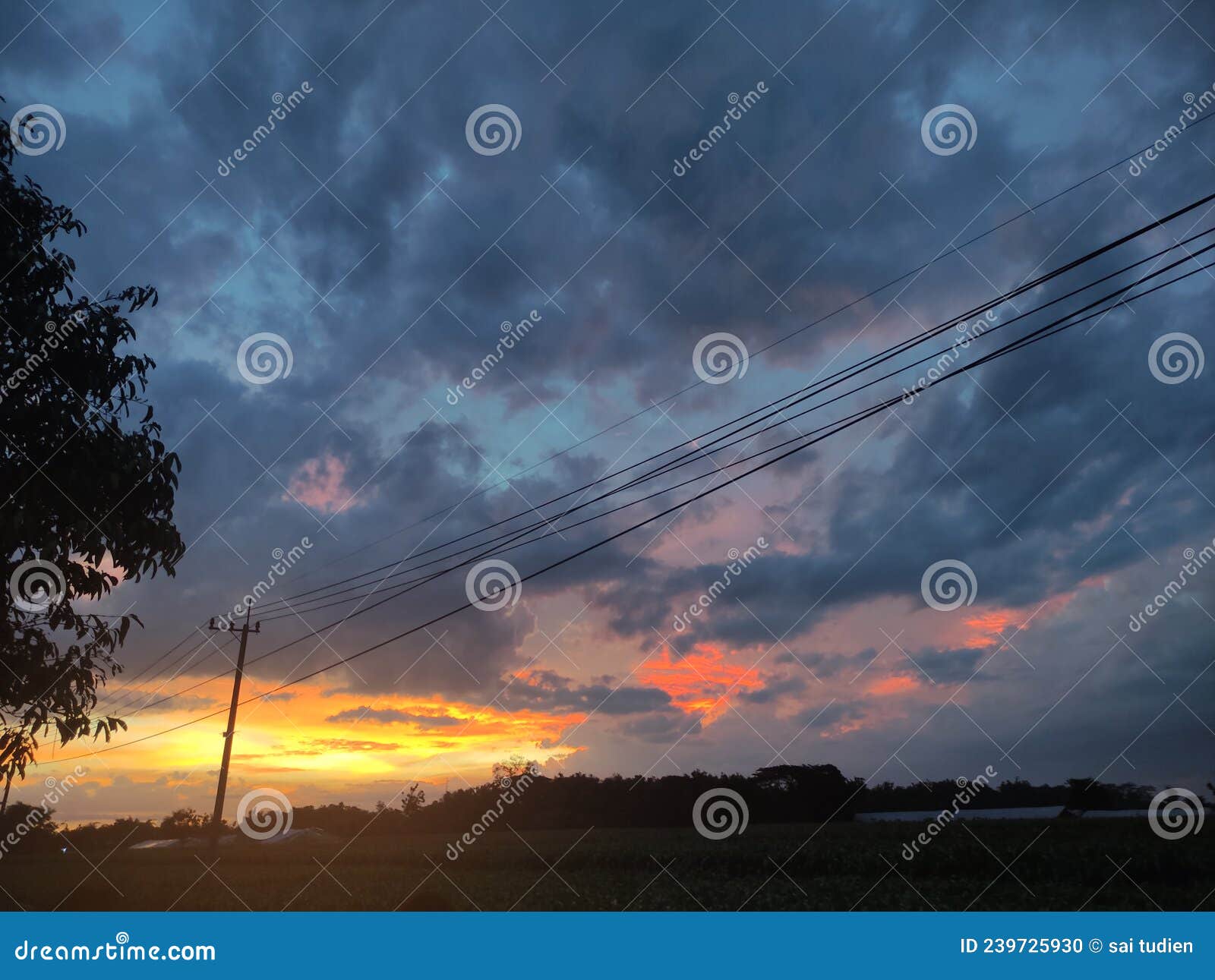 fotos sunset in sky village