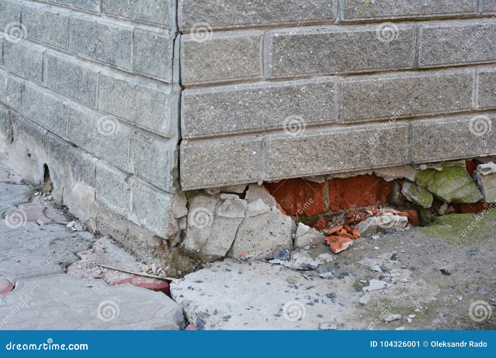 foundation repair - warning signs. house foundation repair. foundation repair. broken foundation house