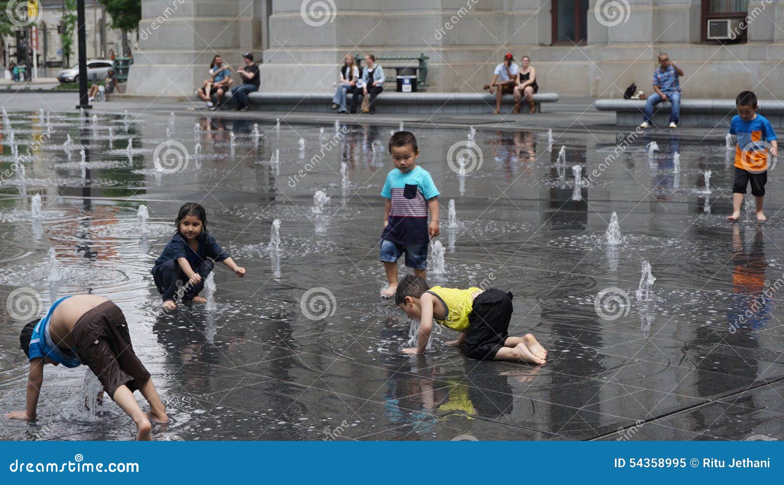 Fountain at Dilworth Park in Philadelphia Editorial Image Image of park, nature 54358995