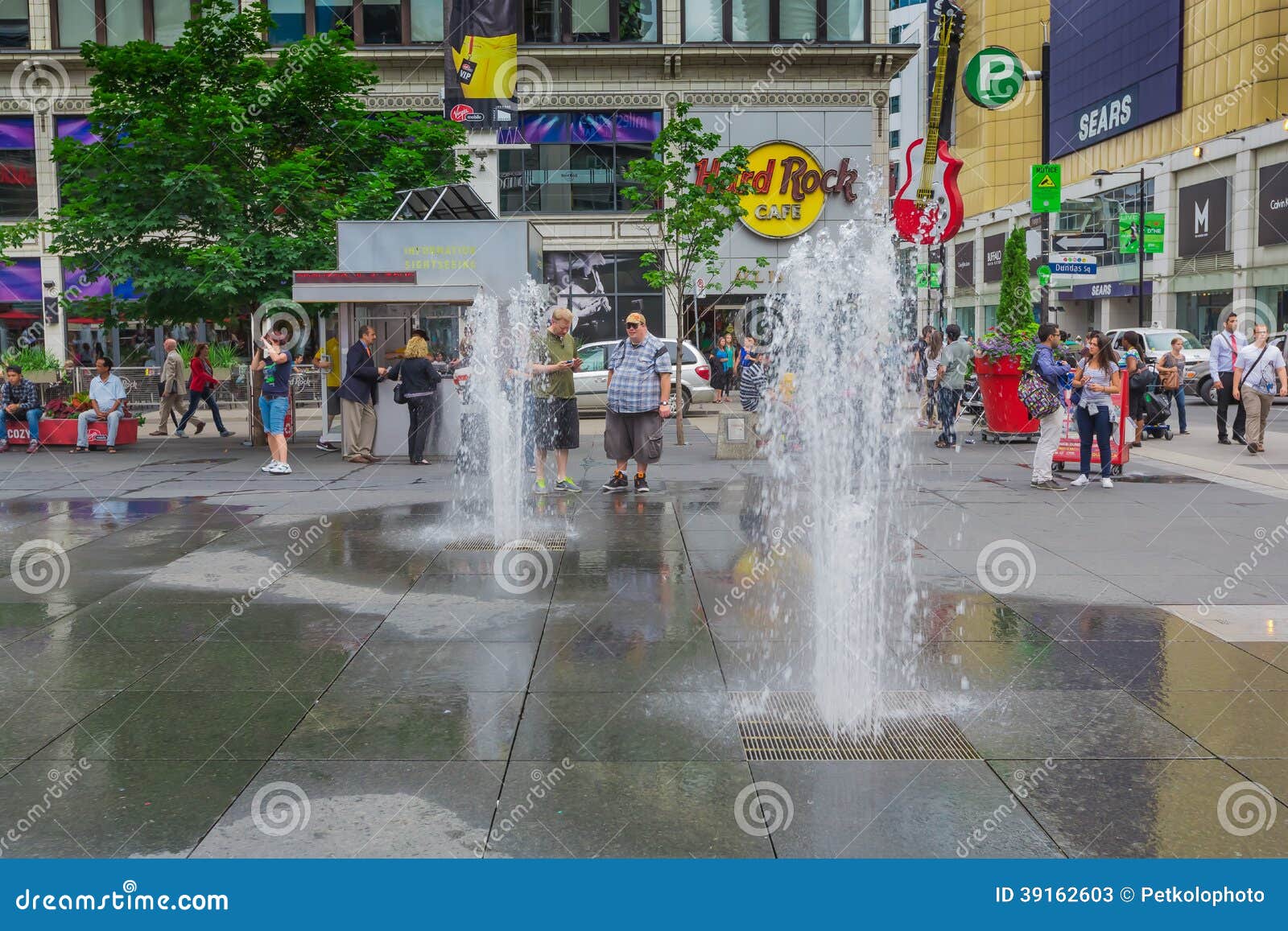 A fountain in downtown editorial stock photo. Image of canadian 39162603