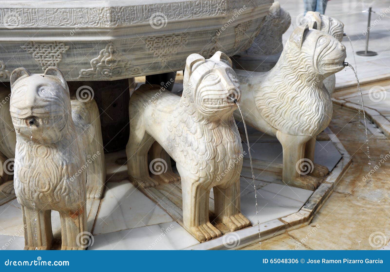 Fountain of the Lions, Alhambra Palace in Granada, Spain Stock Photo -  Image of arcs, filigree: 65048306