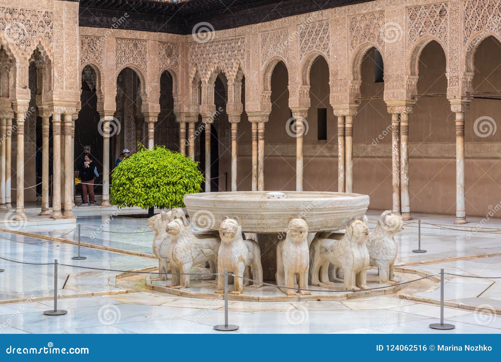 A Fountain with Lions Fuente De Los Leones in the Lion`s Court in the  Palace of the Nasrid, Alhambra, Granada, Andalusia, Spain. Editorial Photo  - Image of stylized, granada: 124062516