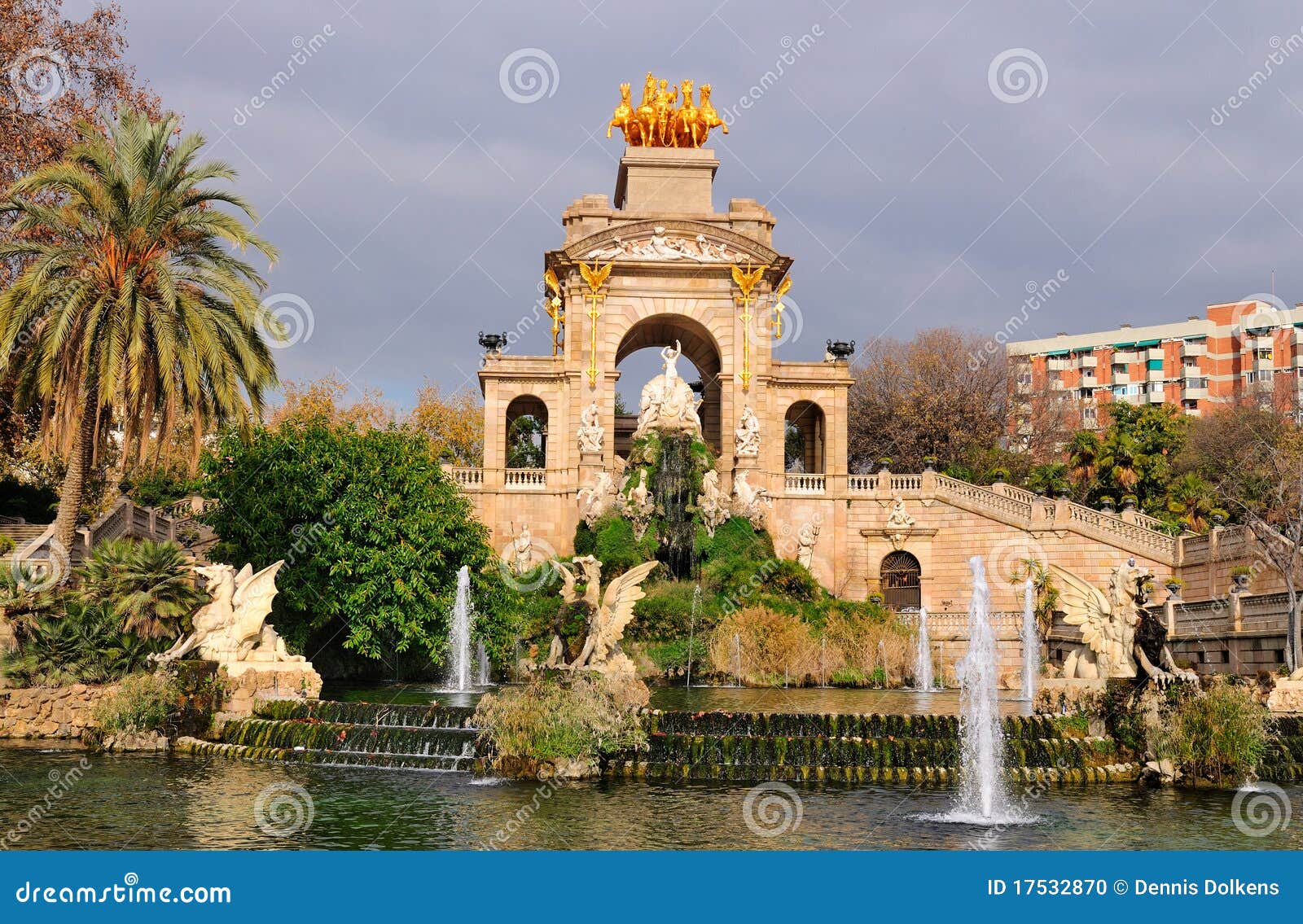 fountain in parc de la ciutadella, barcelona