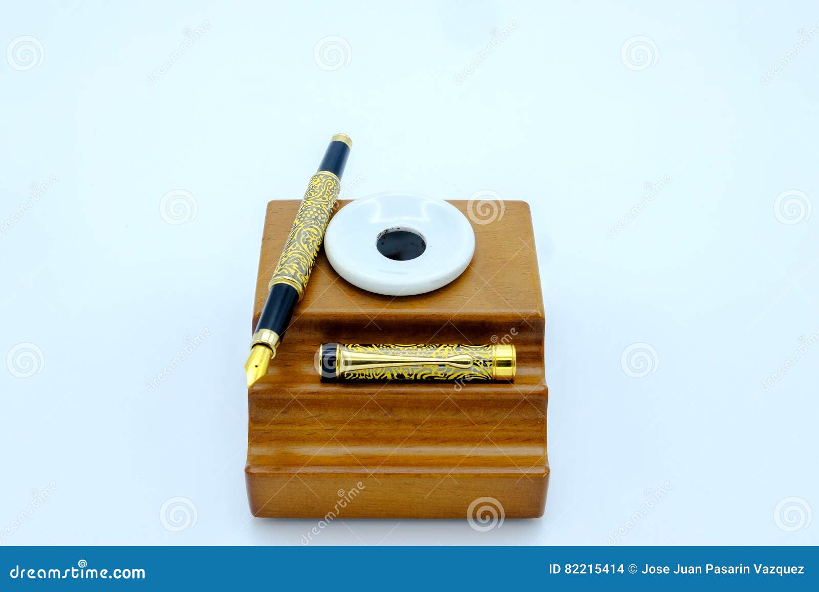 Fountain pen and inkwell stock photo. Image of paper 82215414