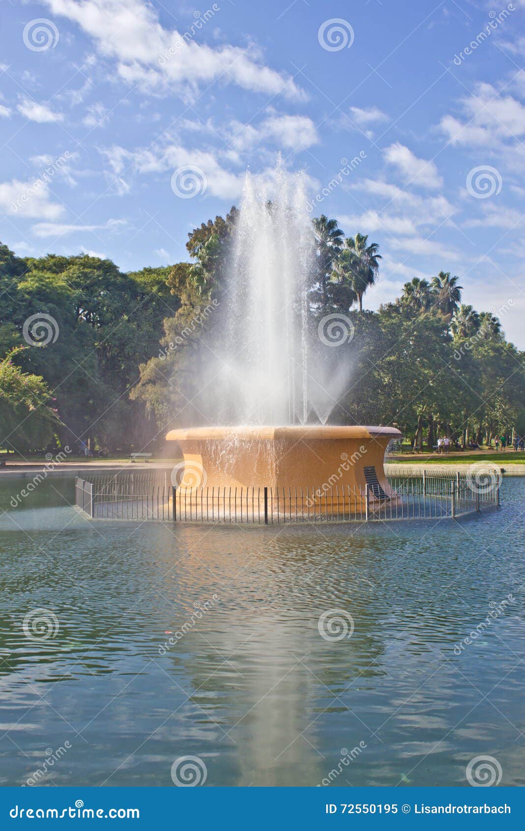 fountain at redencao park