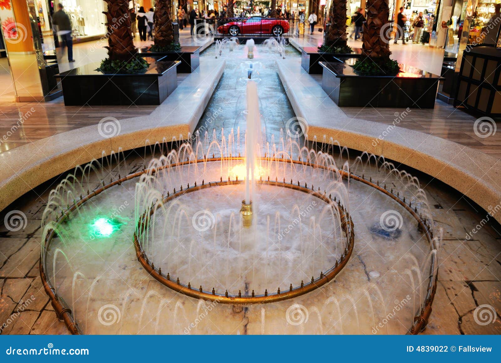 Fountain In West Edmonton Mall Stock Photo Image Of Shopping Buildings