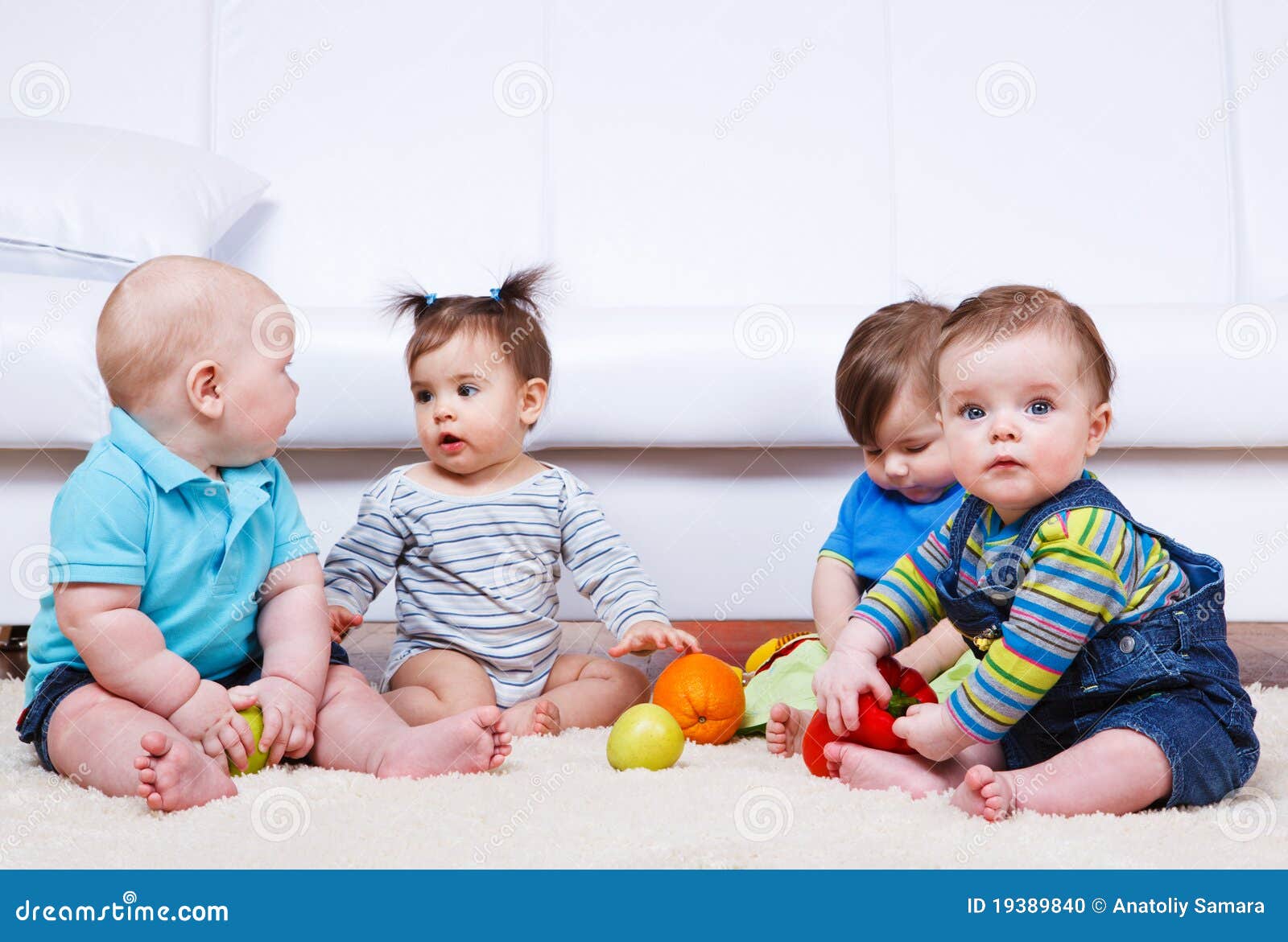 maximaal suspensie Vader 4,450 Four Babies Stock Photos - Free & Royalty-Free Stock Photos from  Dreamstime