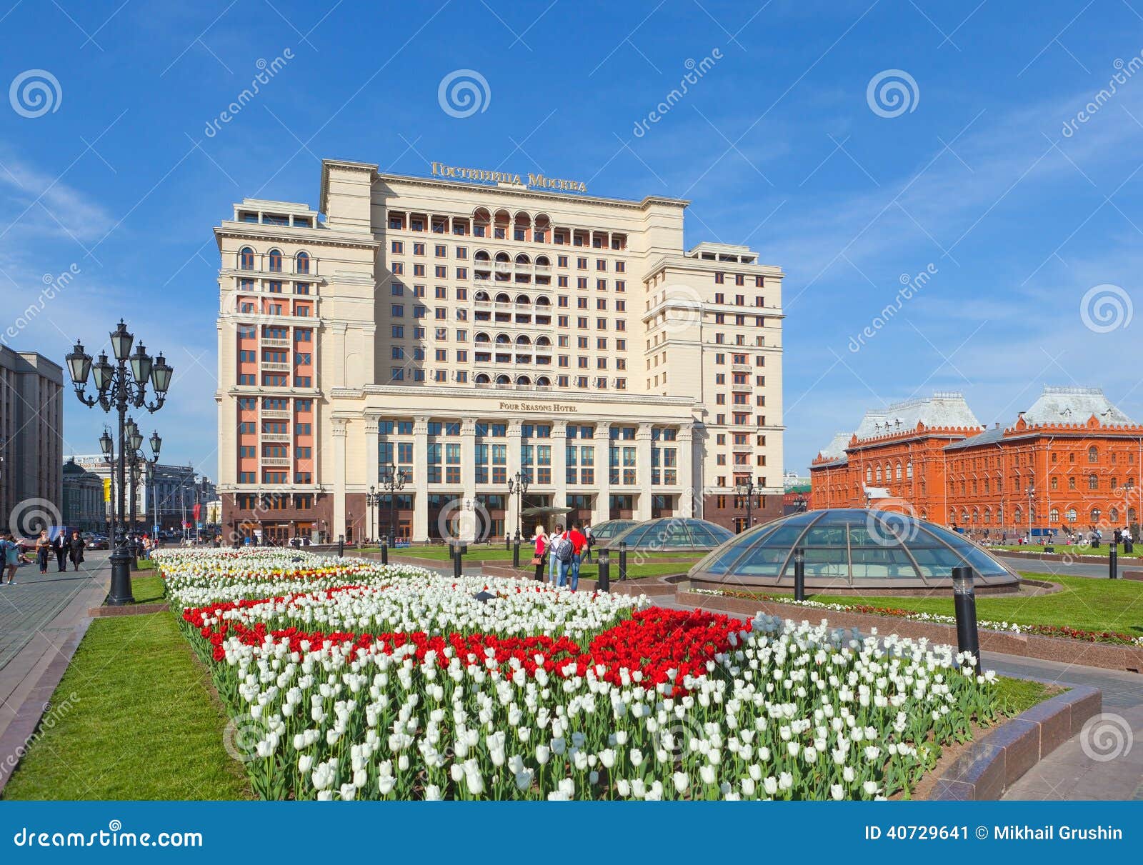 four seasons hotel moscow tulips lawn may building manezh square may foreground 40729641