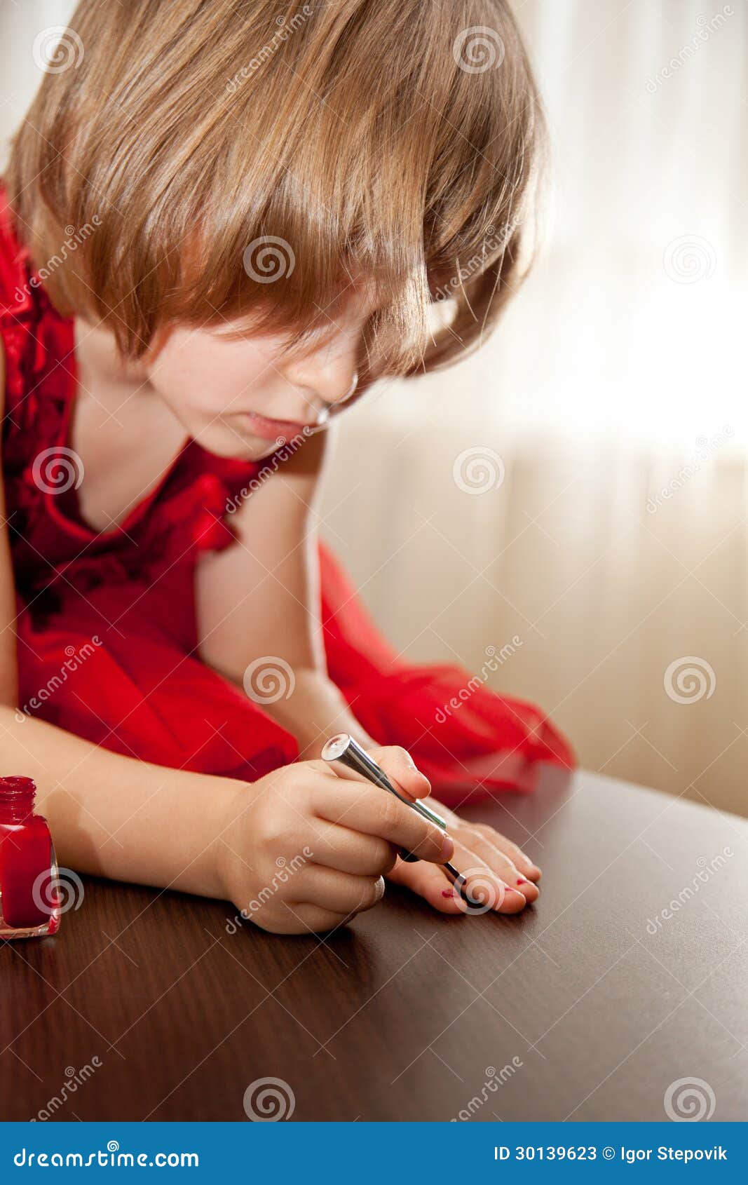 Little Girl in a Red Dress Painted Nails with Nail Polish Stock Image -  Image of enamel, fashion: 30139623