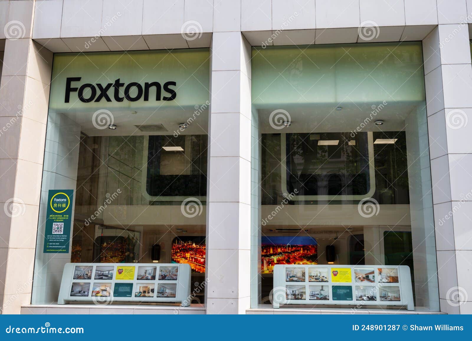Foxtons Estate Agent editorial photography. Image of management 248901287