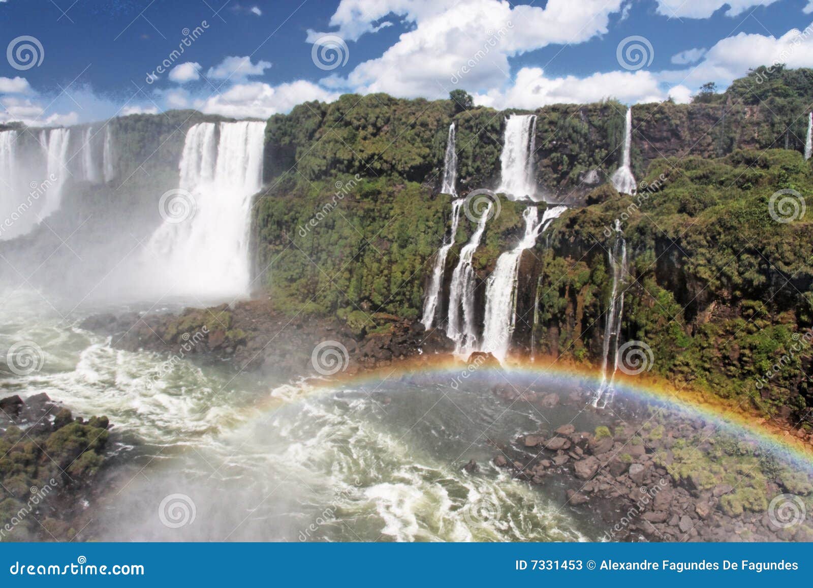 foz do iguacu falls rainbow argentina brazil