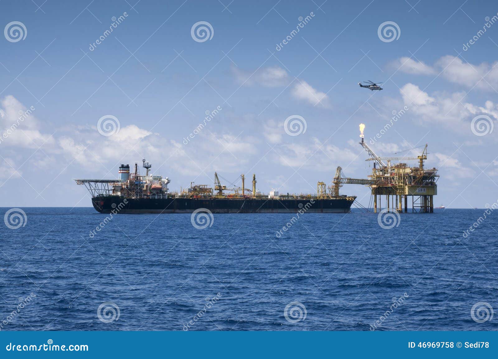 fpso attach to oil platform in open sea