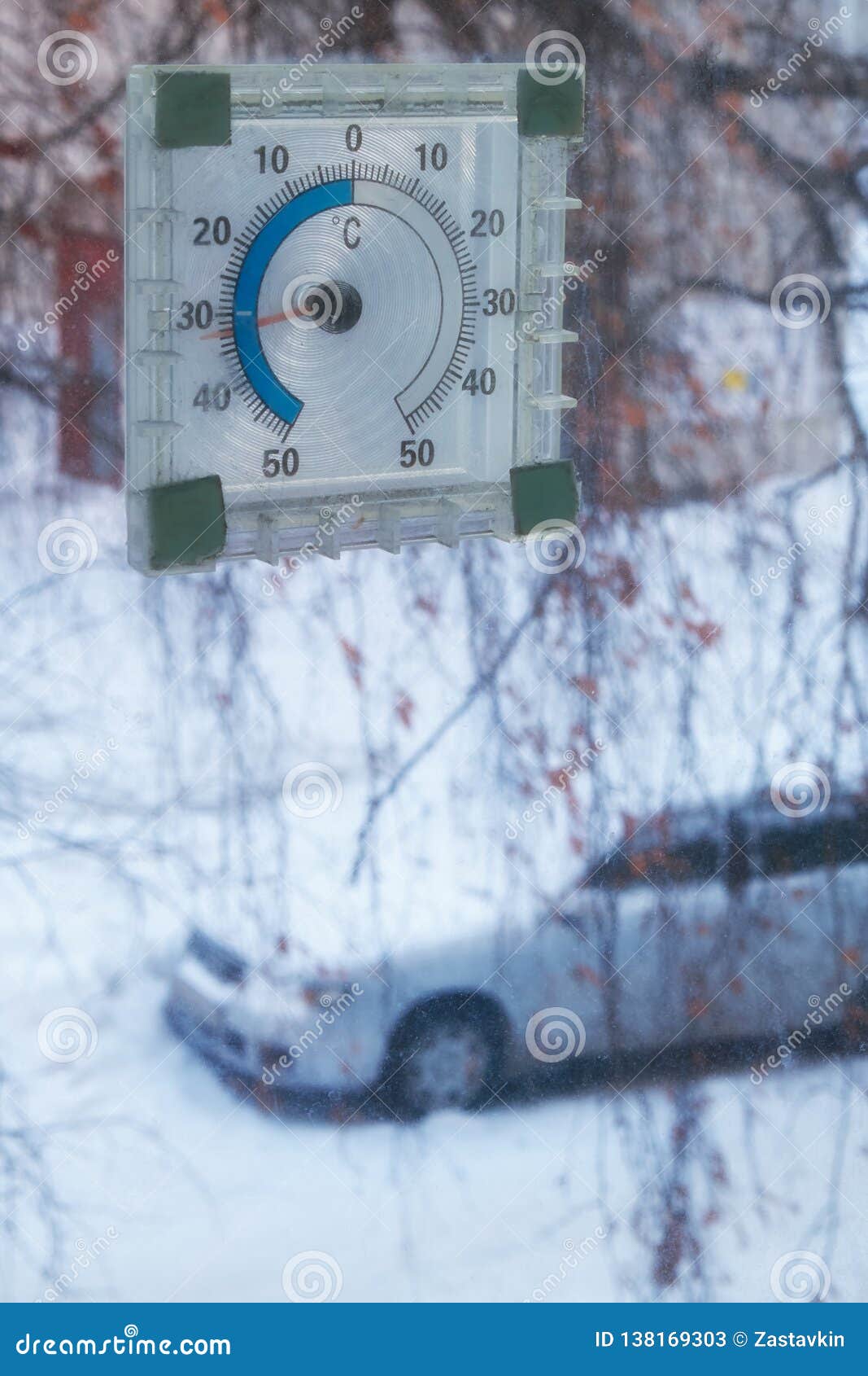 Fröste in Sibirien-Stadt Nowosibirsk Thermometer Heraus Das